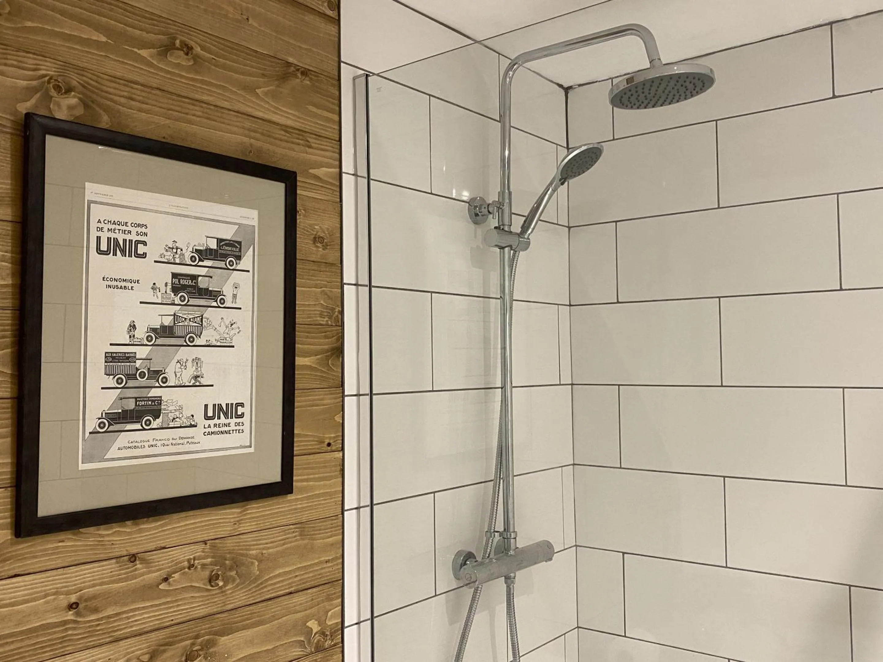 Bathroom in Monkton Court House B&B