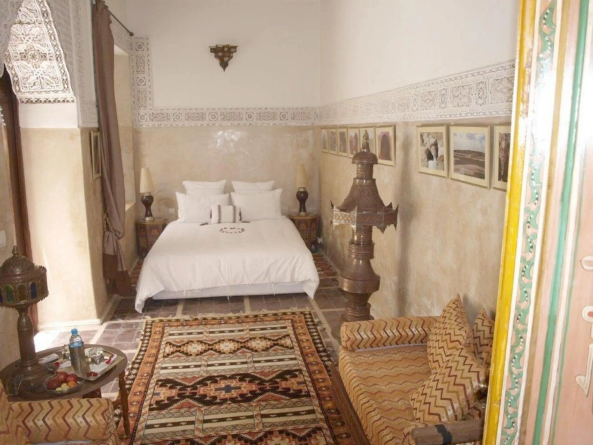 Photo of the whole room, Bed in Riad Al Loune
