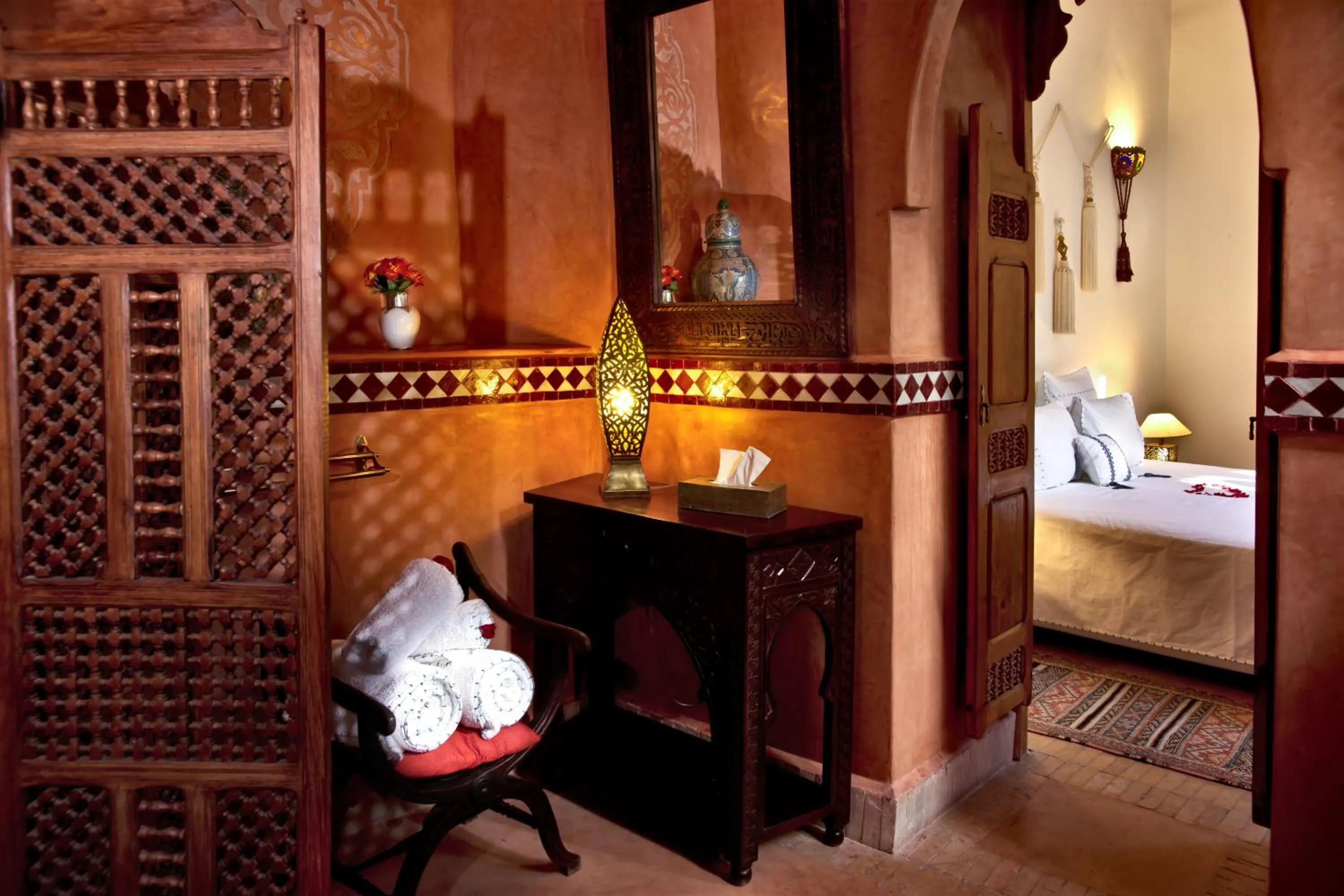 Bathroom, Bed in Riad Al Loune