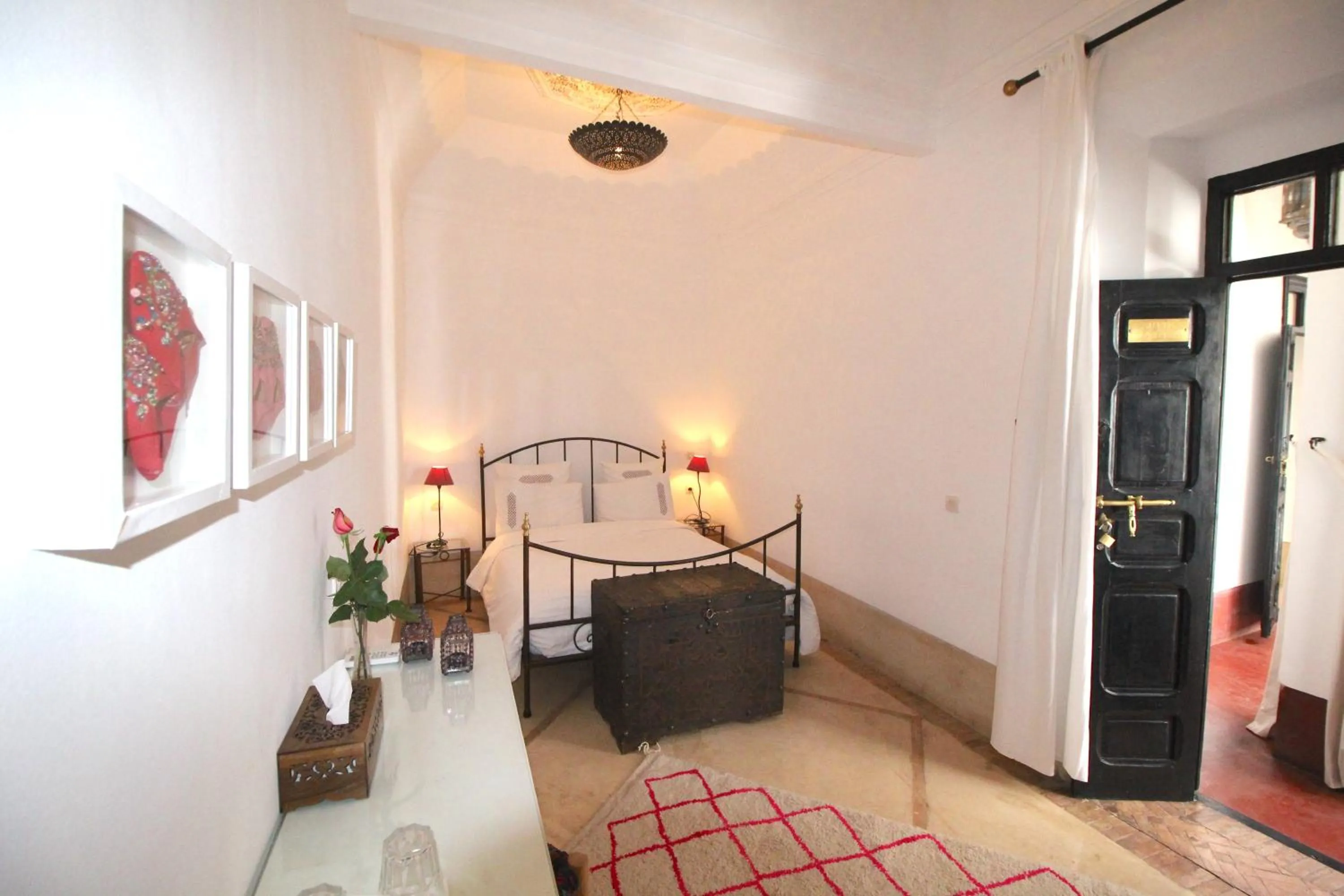Bed in Riad Dar El Gnaouia
