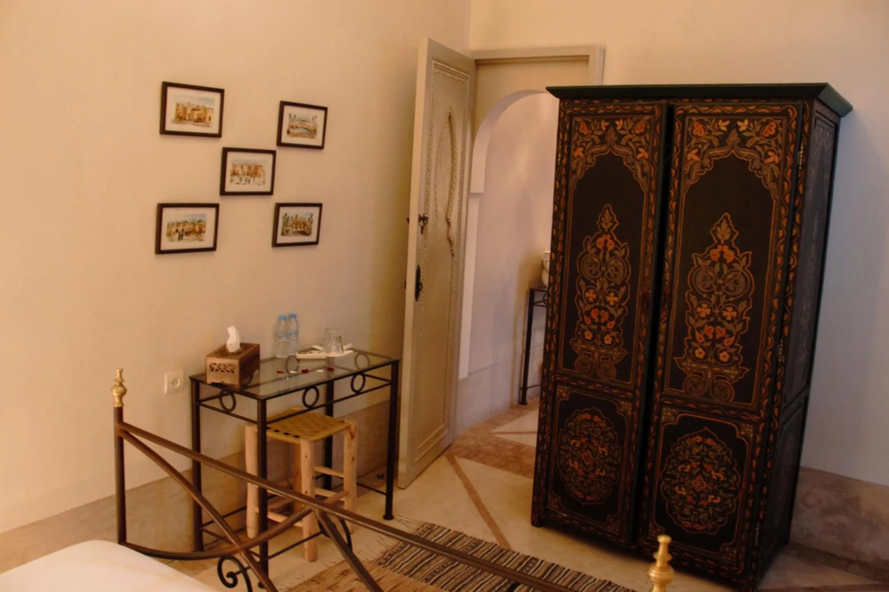 wardrobe in Riad Dar El Gnaouia