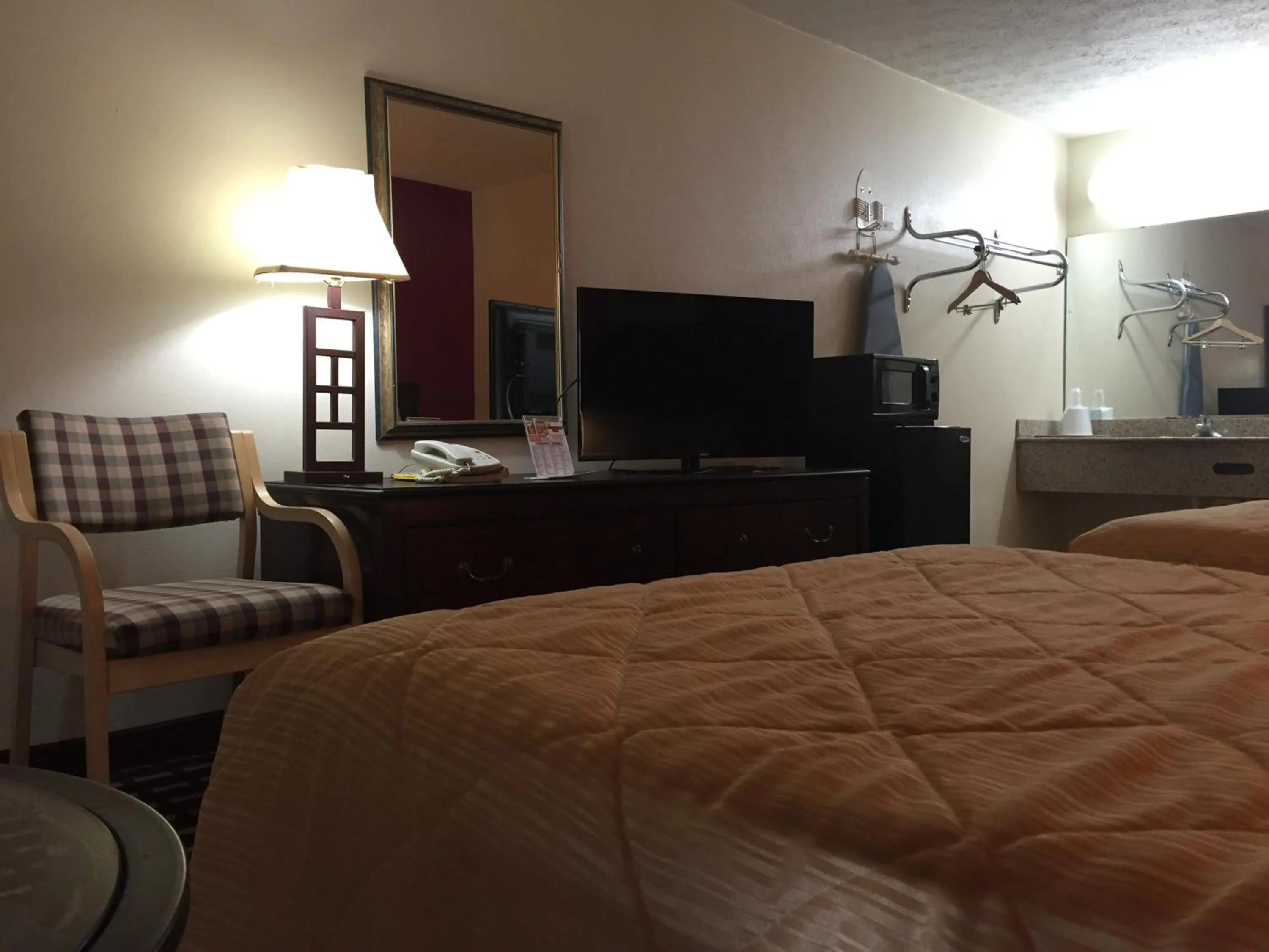 Decorative detail, Bed in Parkway Inn