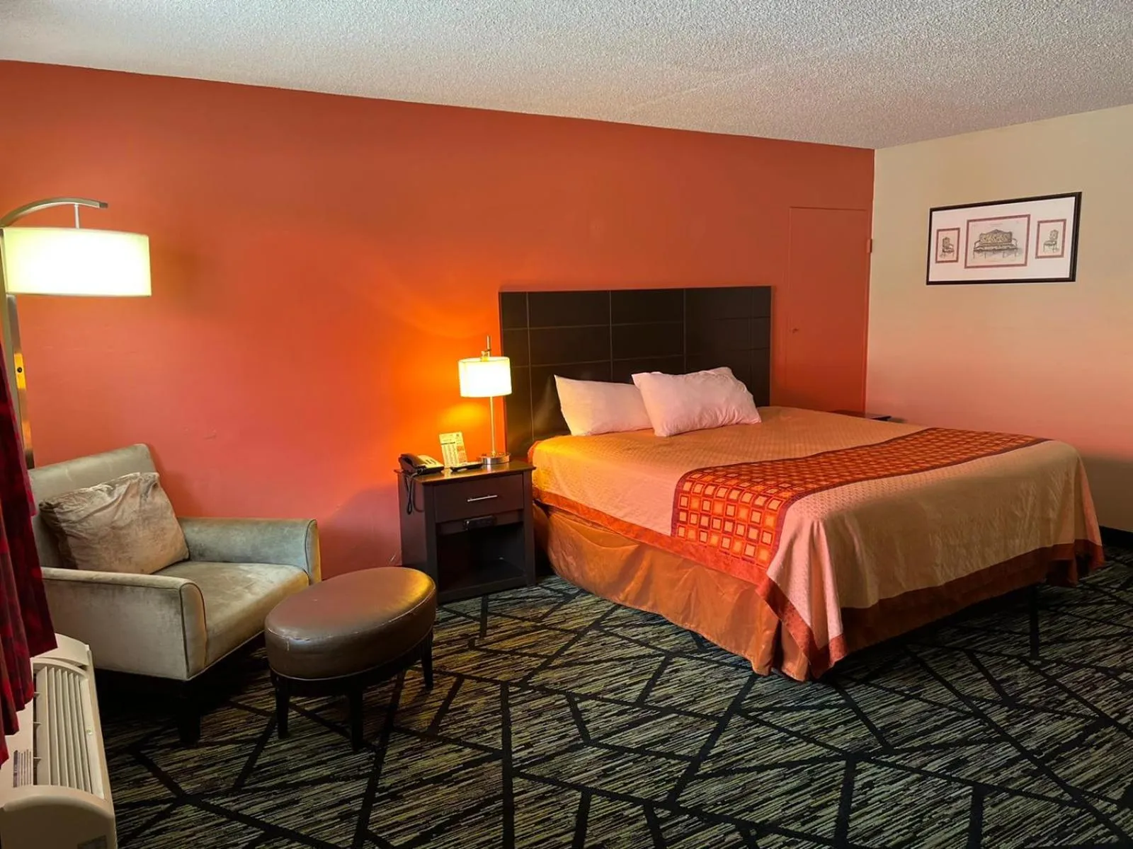 Bed in Travelers Lodge Beatrice