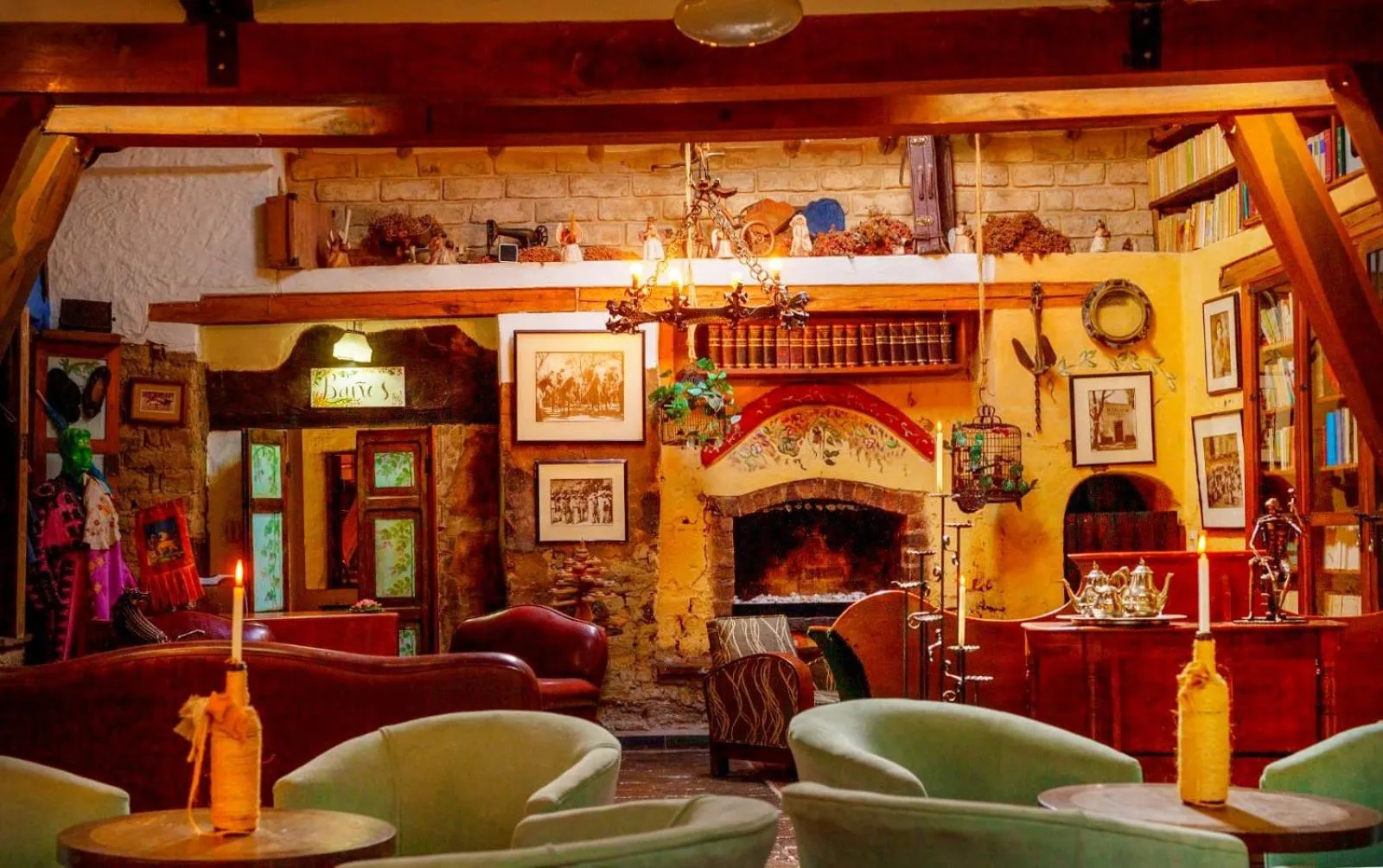 Communal lounge/ TV room in Hotel La Posada de San Antonio