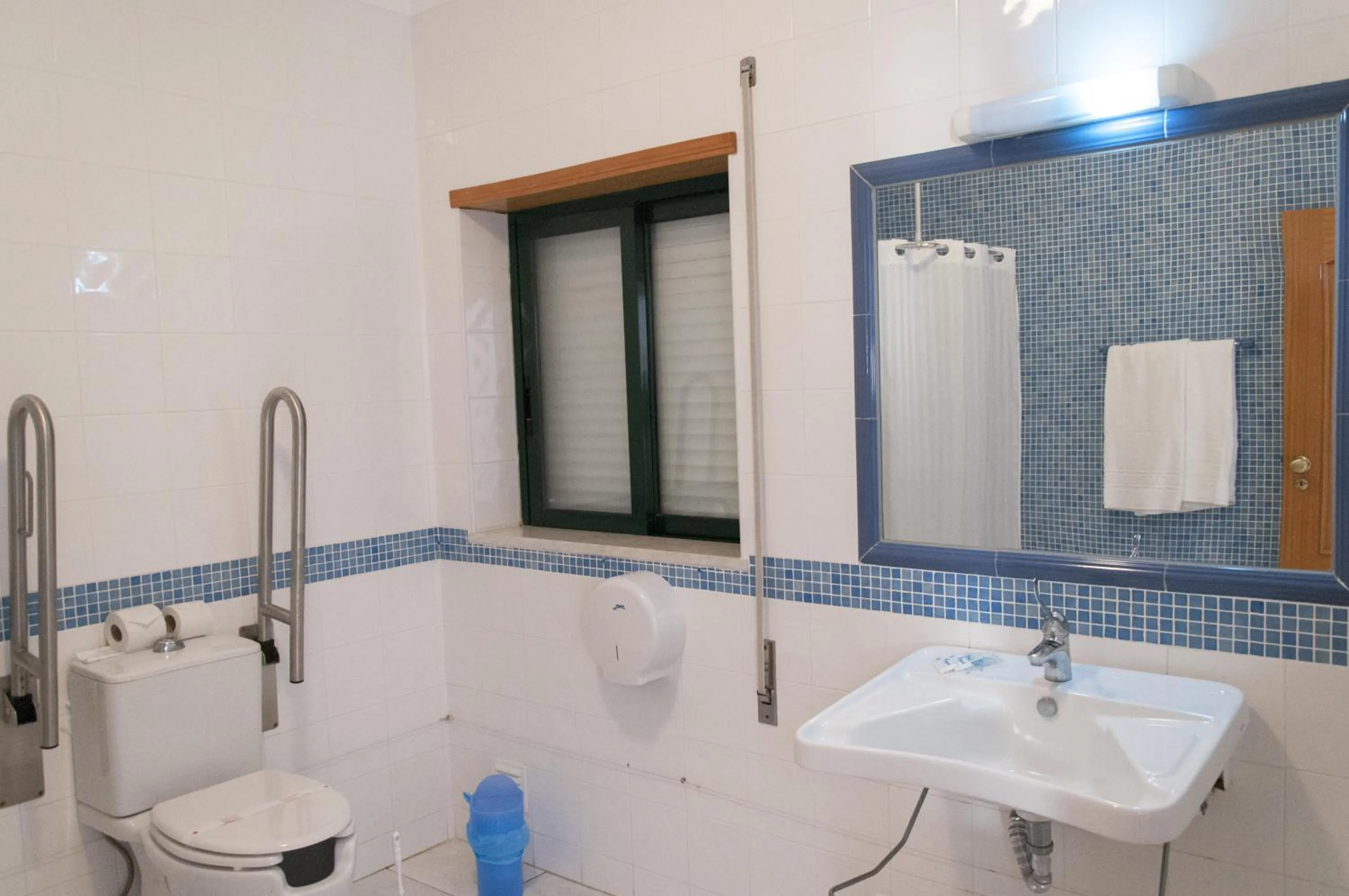 Toilet in Plaza Real by Atlantichotels