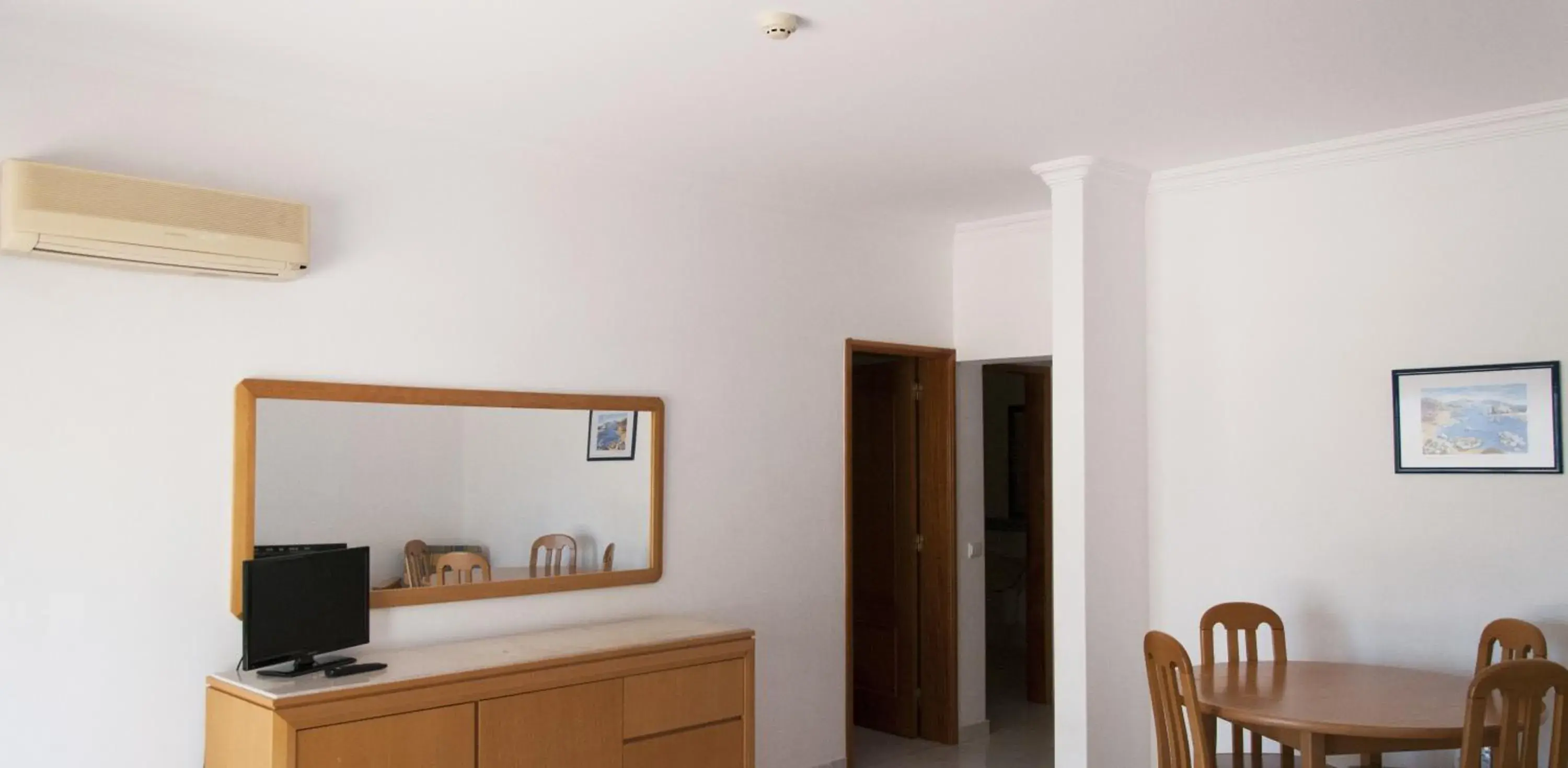 One-Bedroom Apartment in Plaza Real by Atlantichotels One-Bedroom Apartment in Plaza Real by Atlantichotels