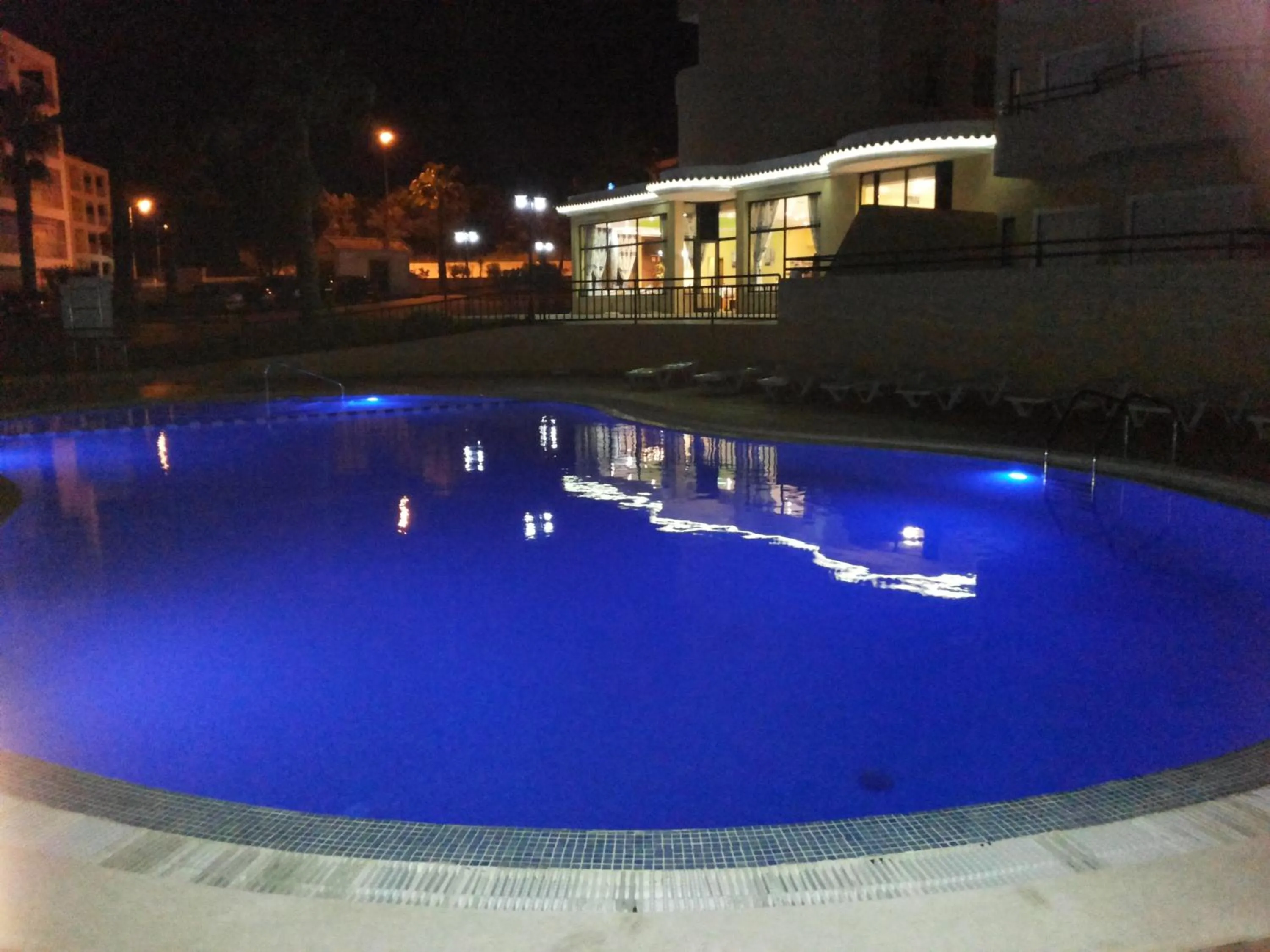 Swimming pool in Plaza Real by Atlantichotels