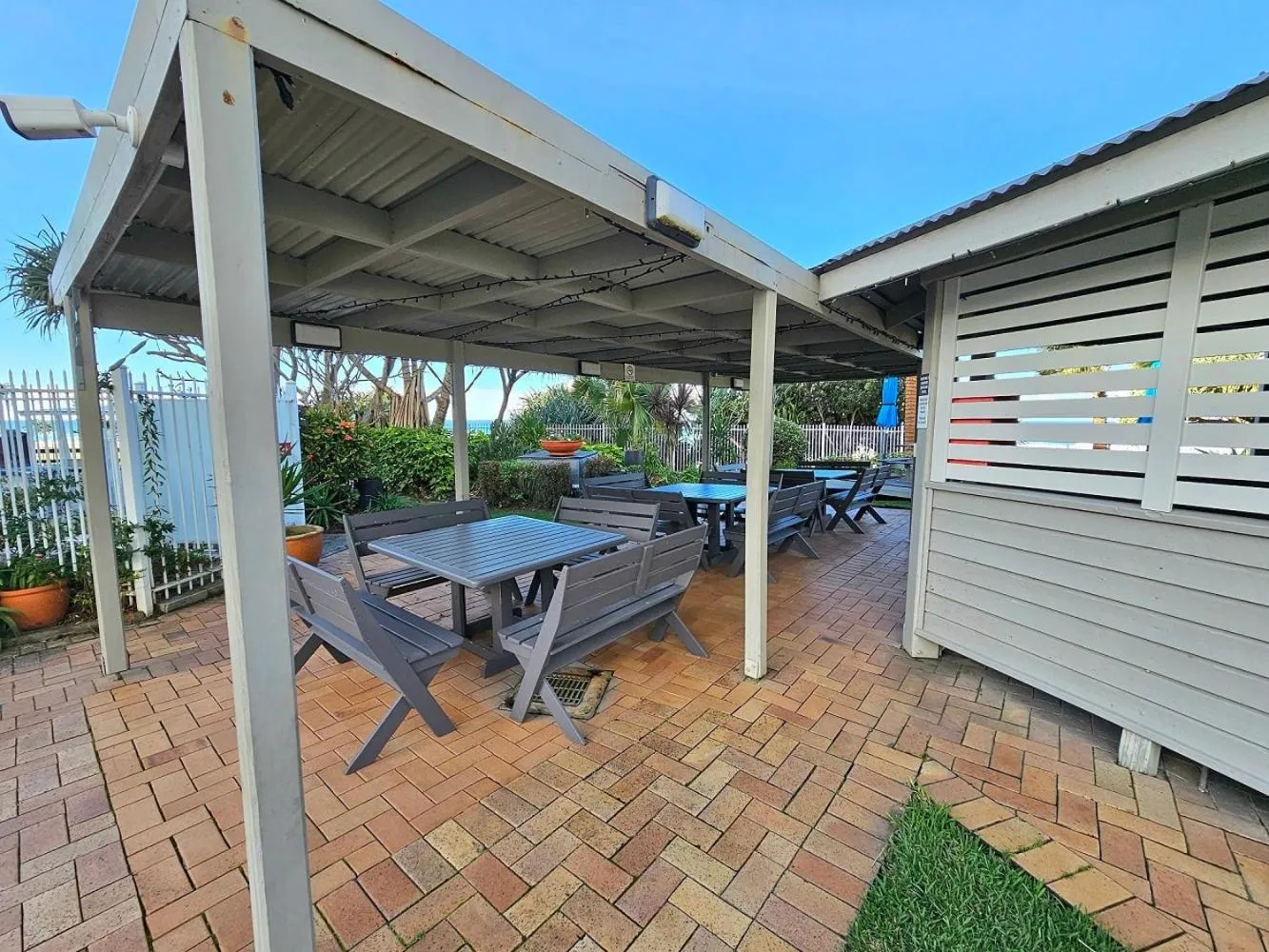 BBQ facilities in 19th Avenue on the Beach