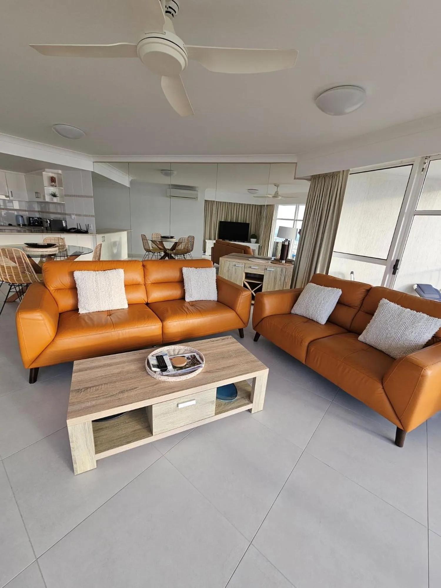 Living room in 19th Avenue on the Beach