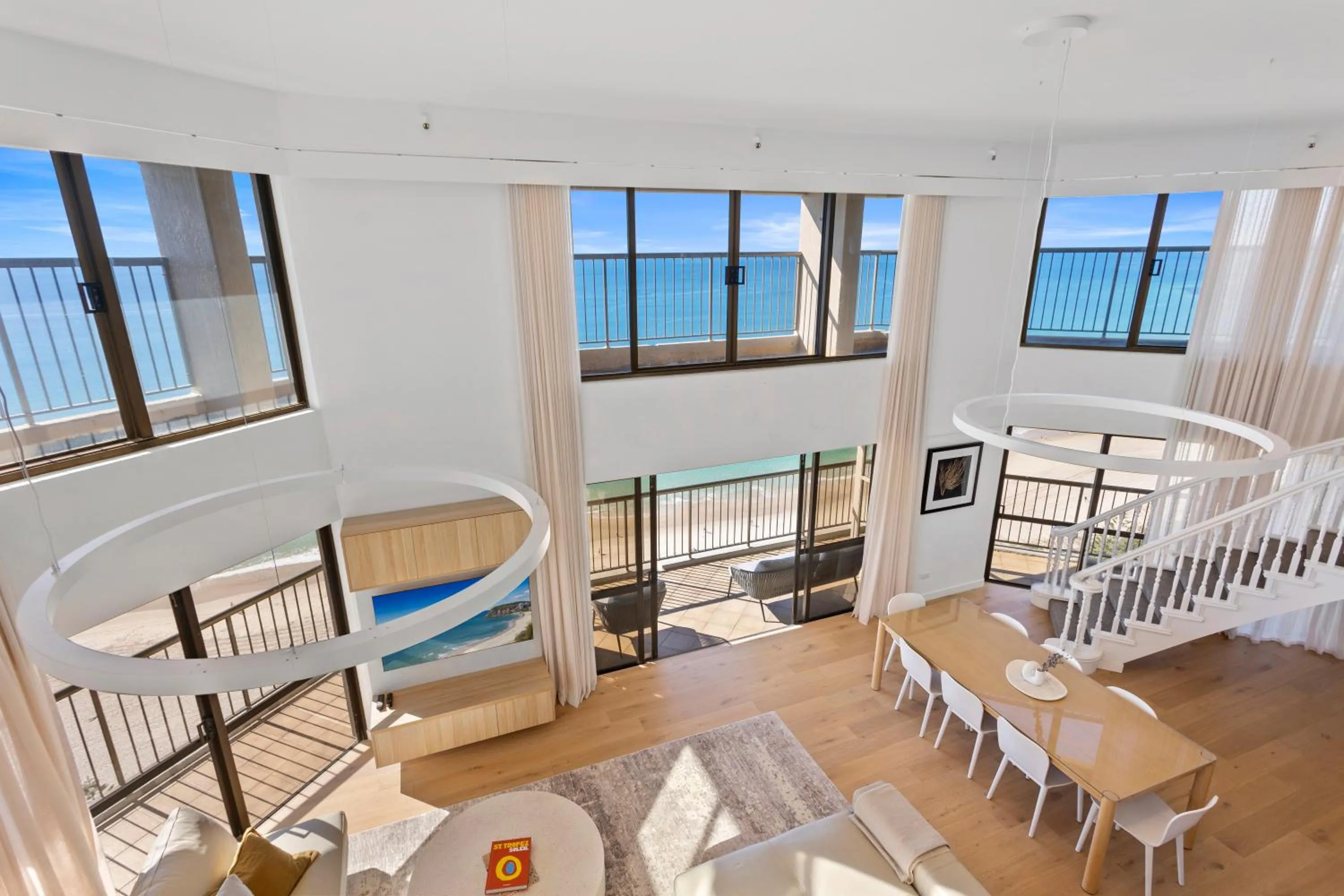 TV and multimedia in Burleigh Esplanade Apartments