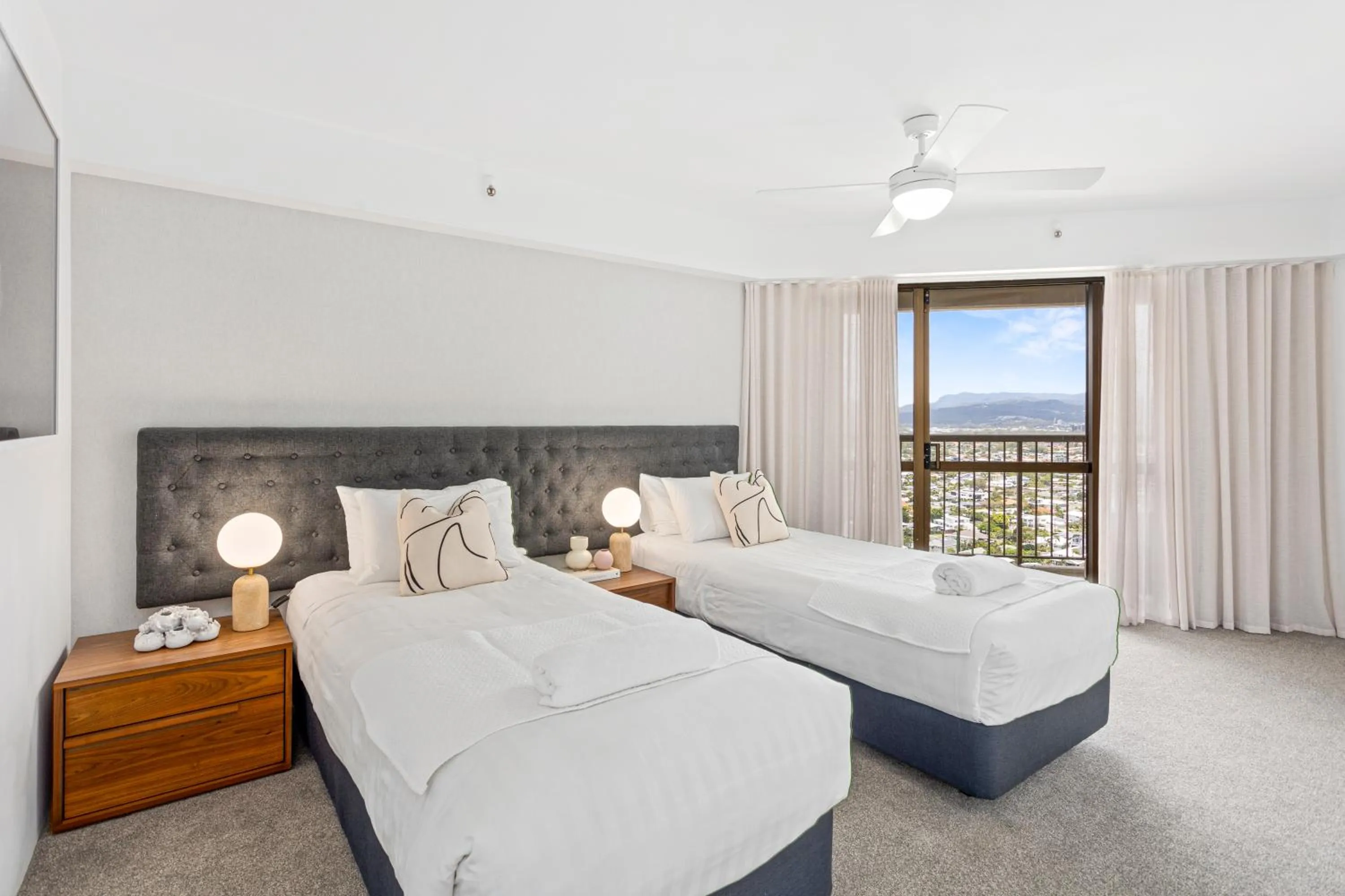 View (from property/room), Bed in Burleigh Esplanade Apartments