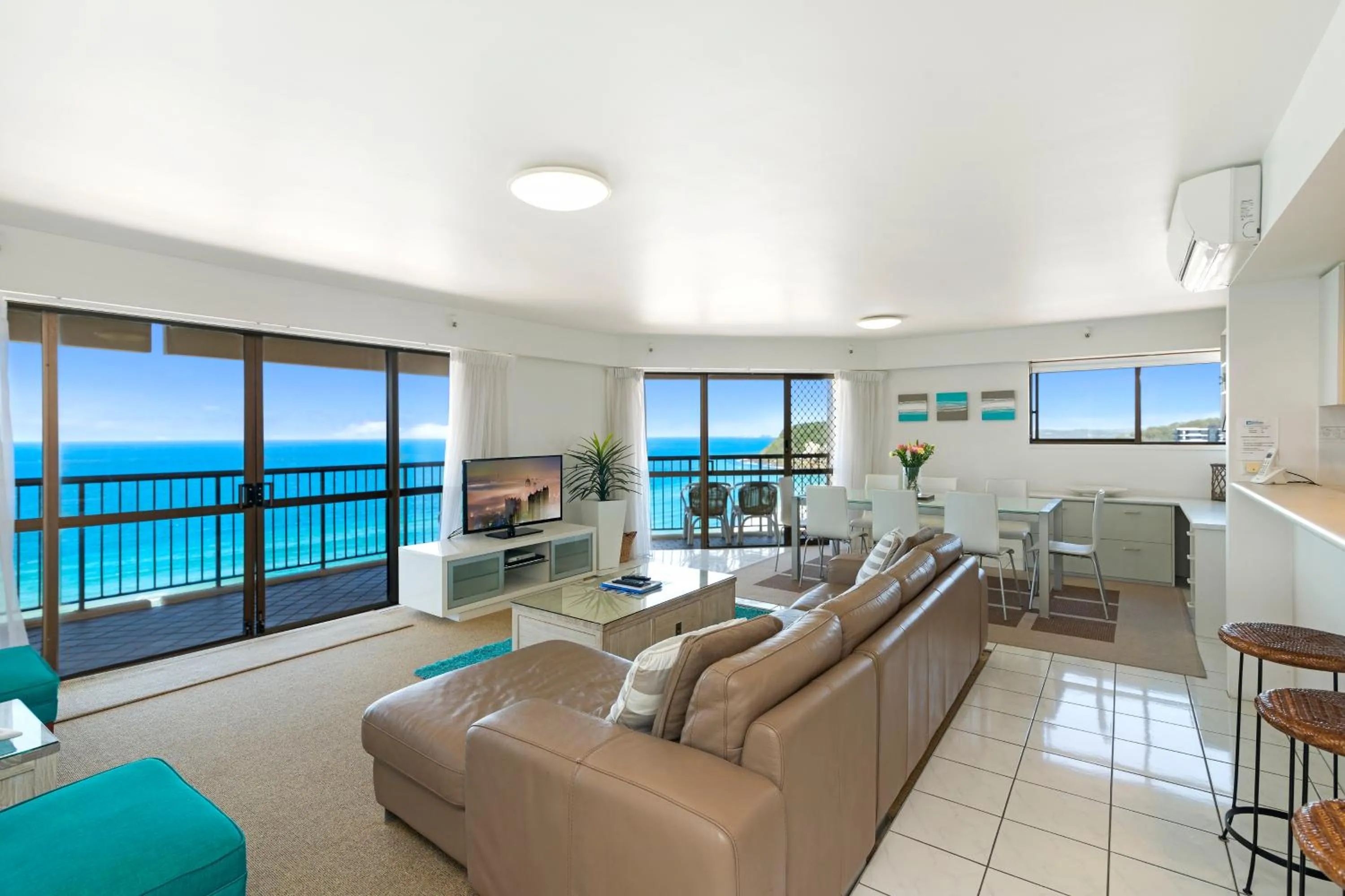 TV and multimedia in Burleigh Esplanade Apartments