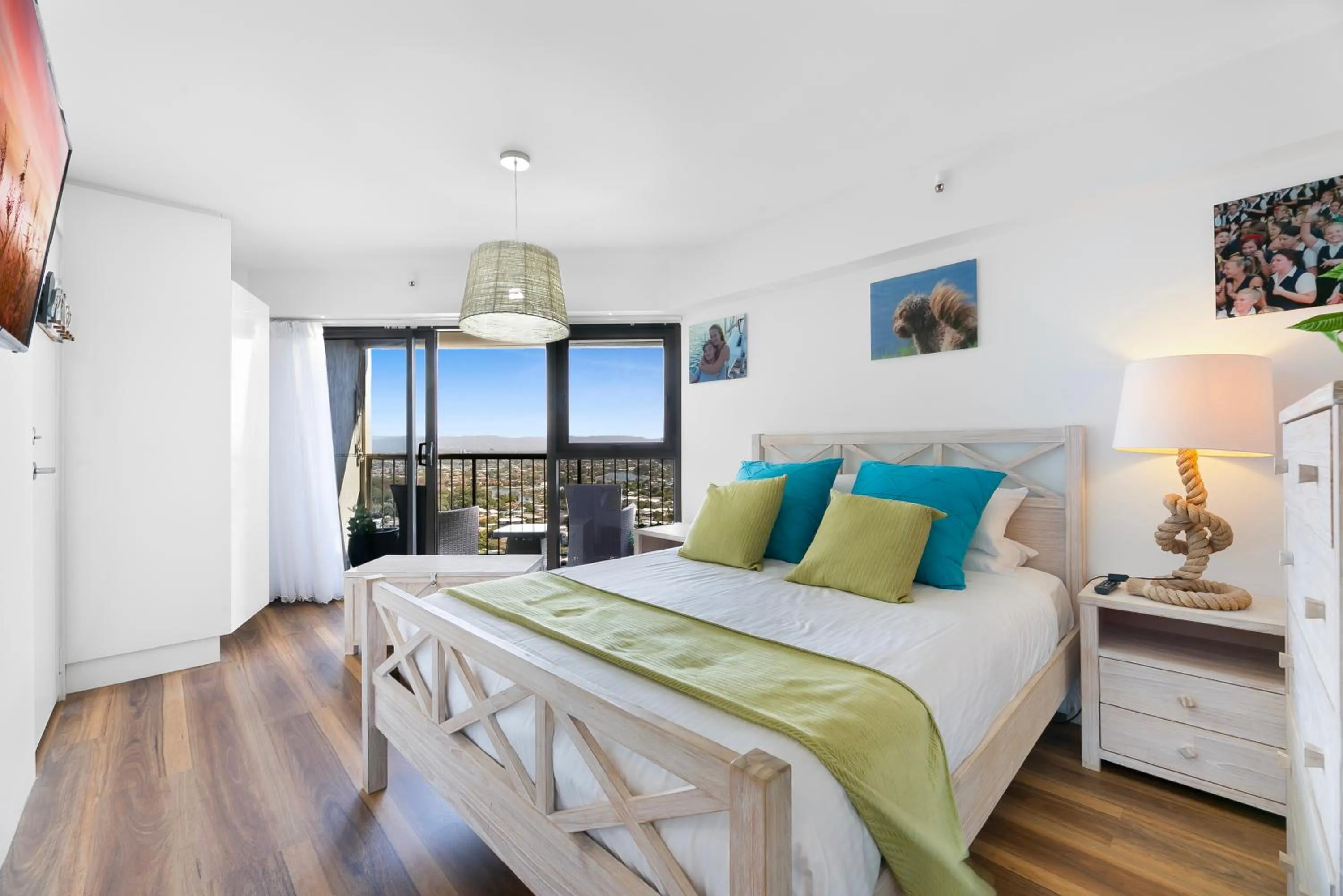 Bed in Burleigh Esplanade Apartments