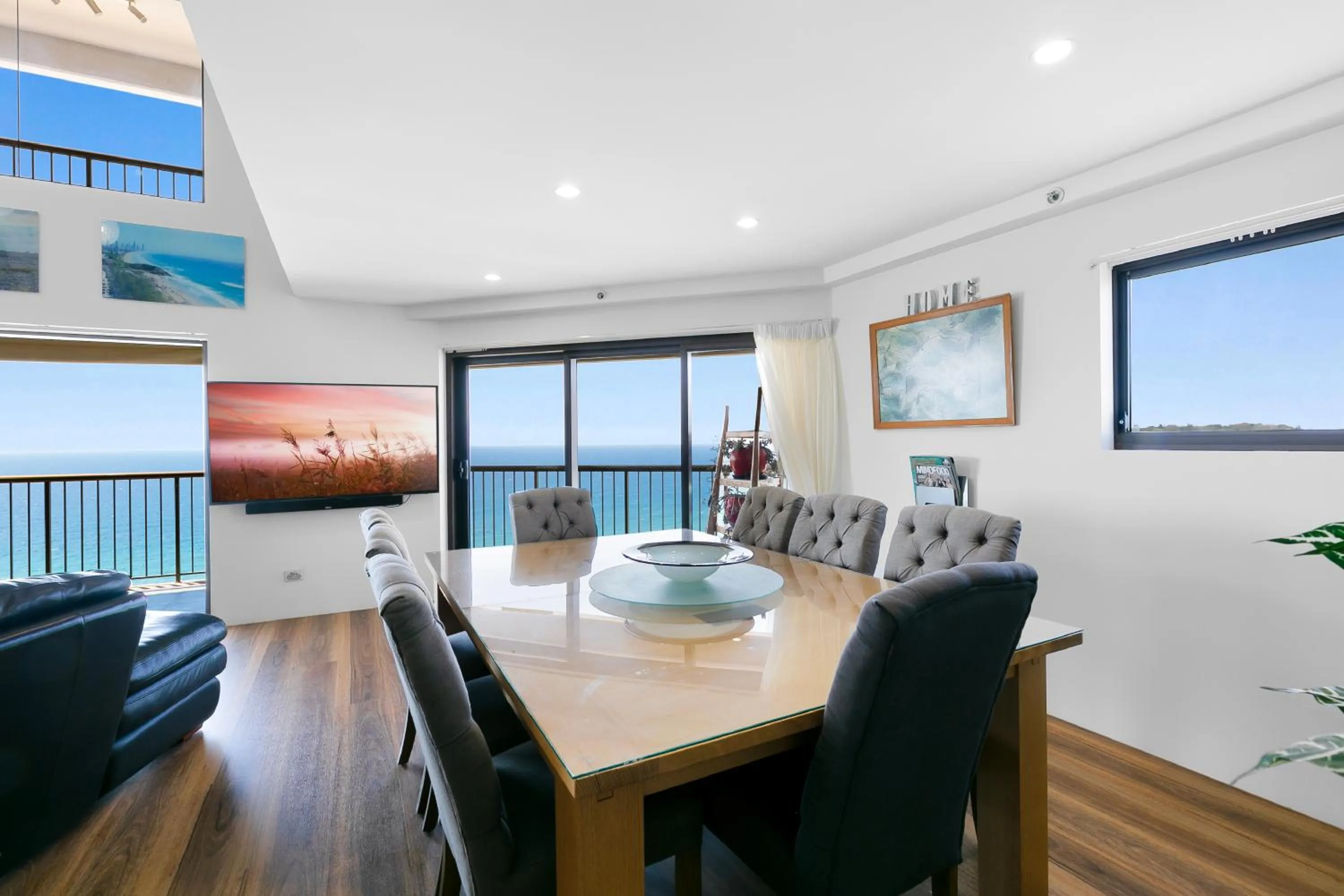 Dining area in Burleigh Esplanade Apartments