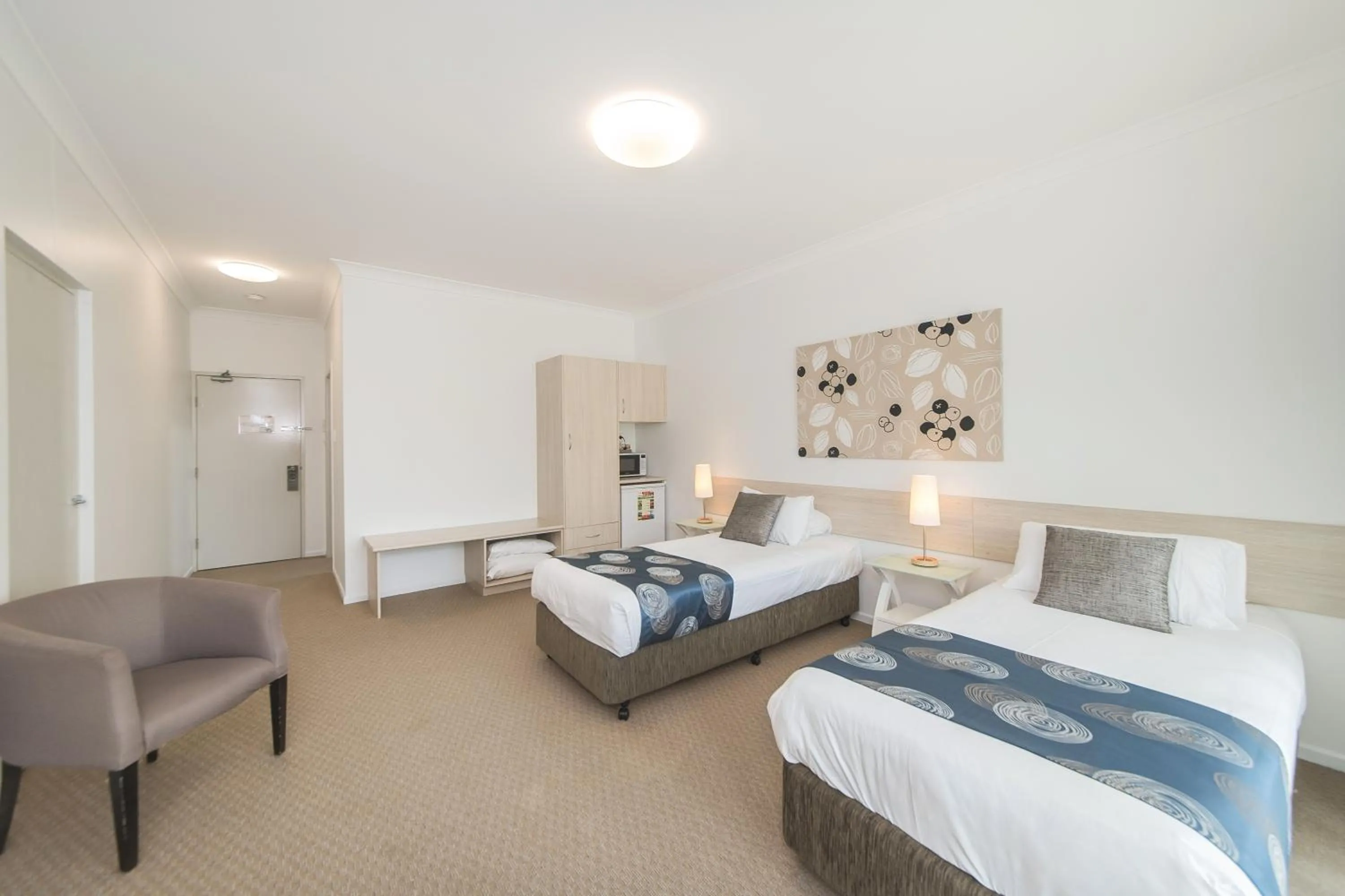 Photo of the whole room, Bed in The Coast Motel