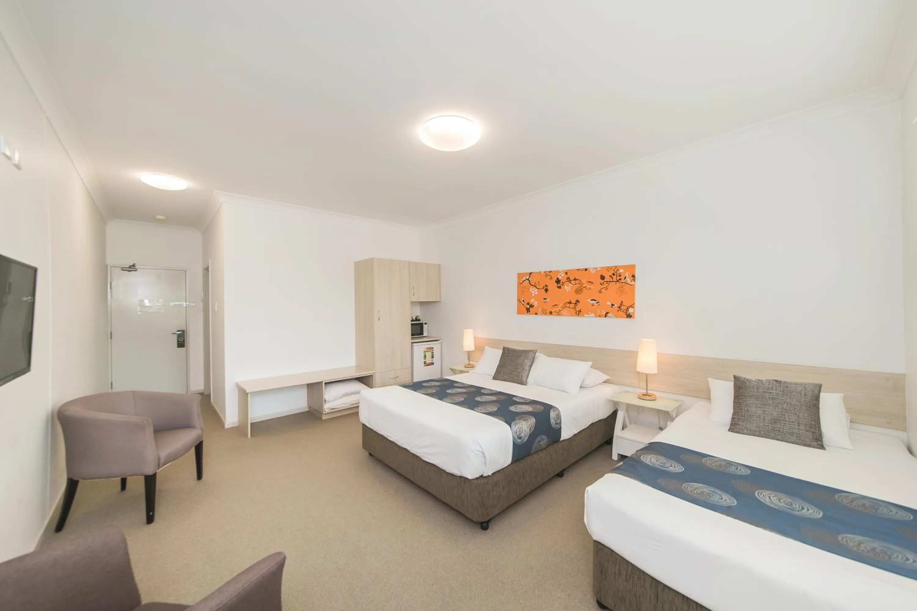 Photo of the whole room, Bed in The Coast Motel