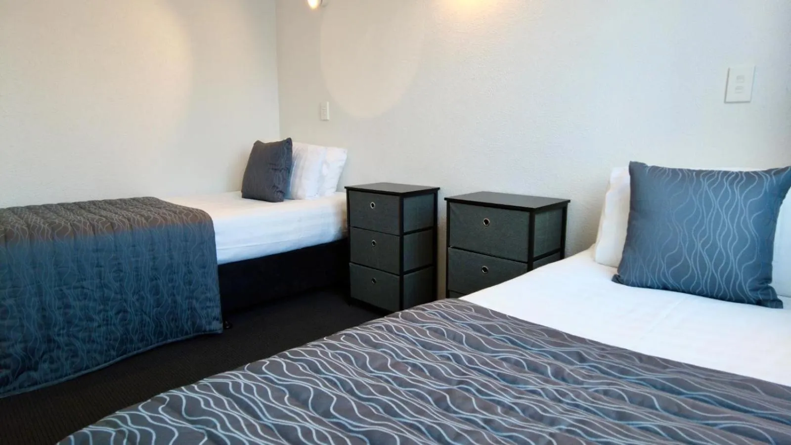 Bedroom, Bed in 554 Moana Court Motel