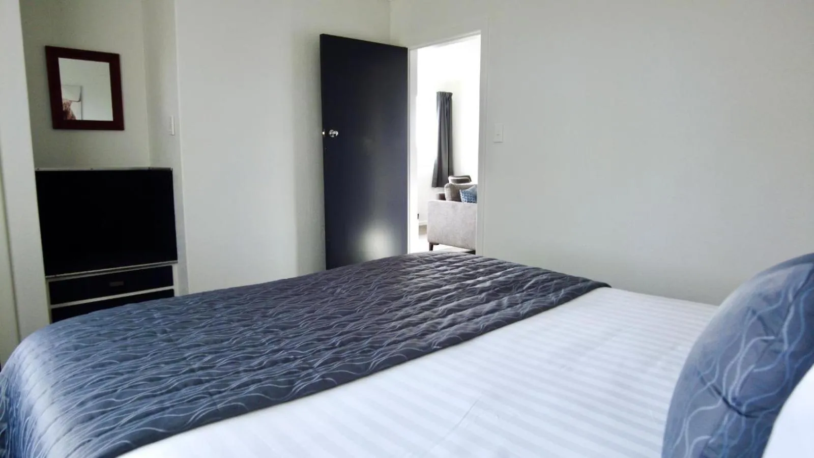 Bed in 554 Moana Court Motel