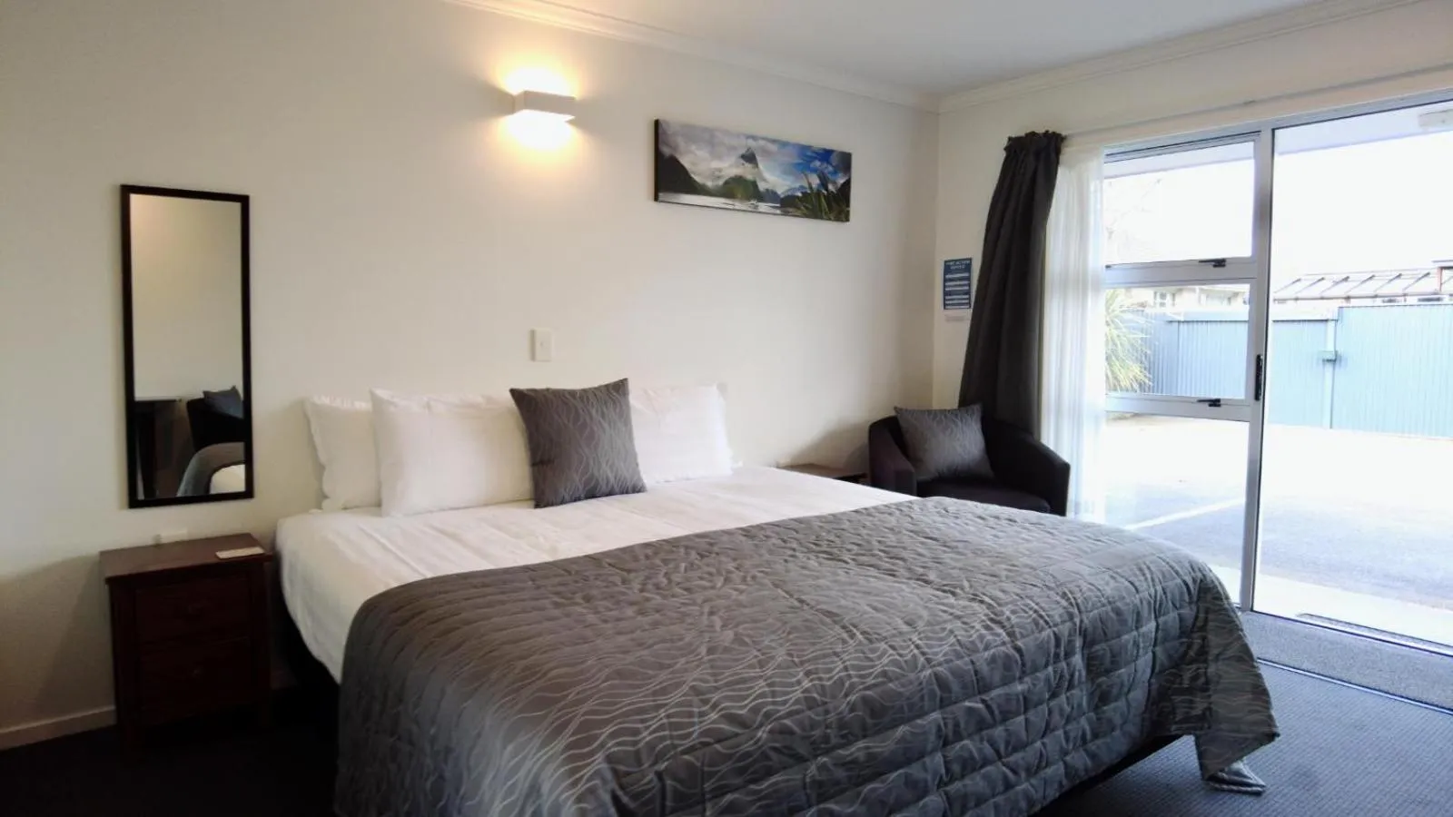 Bed in 554 Moana Court Motel