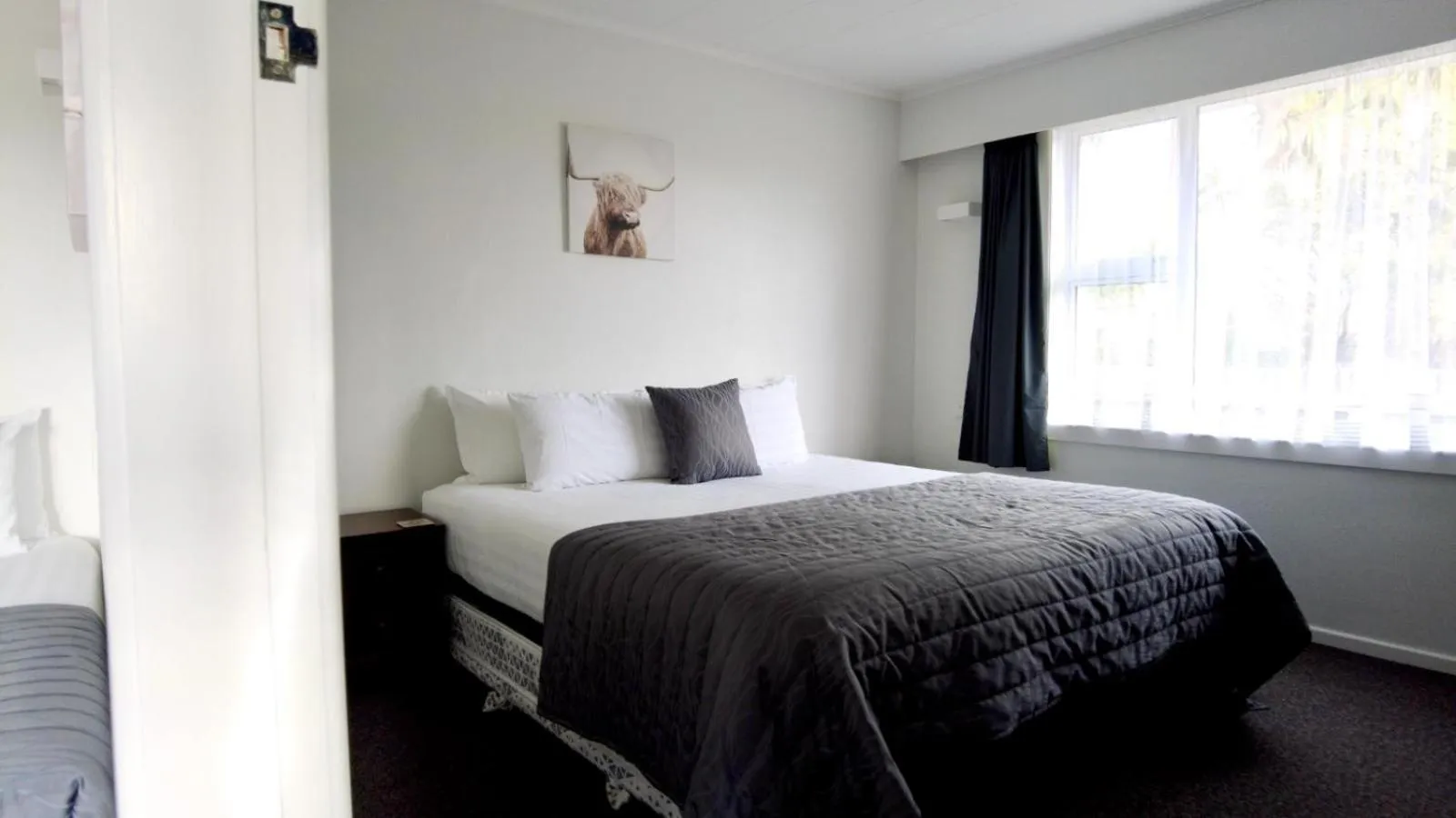 Bedroom, Bed in 554 Moana Court Motel