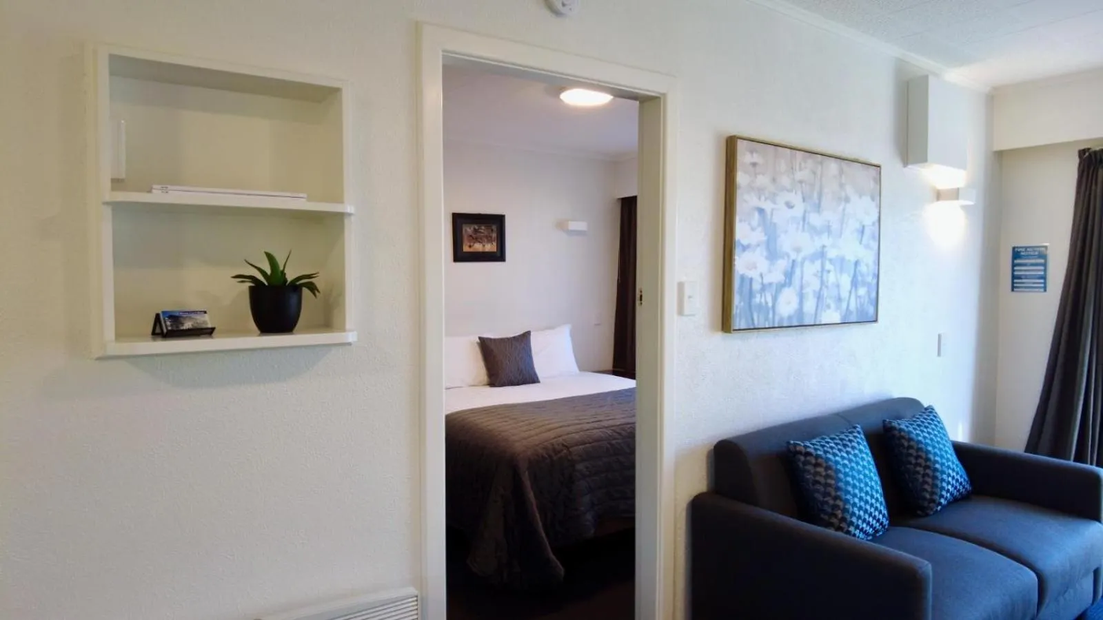 Living room in 554 Moana Court Motel