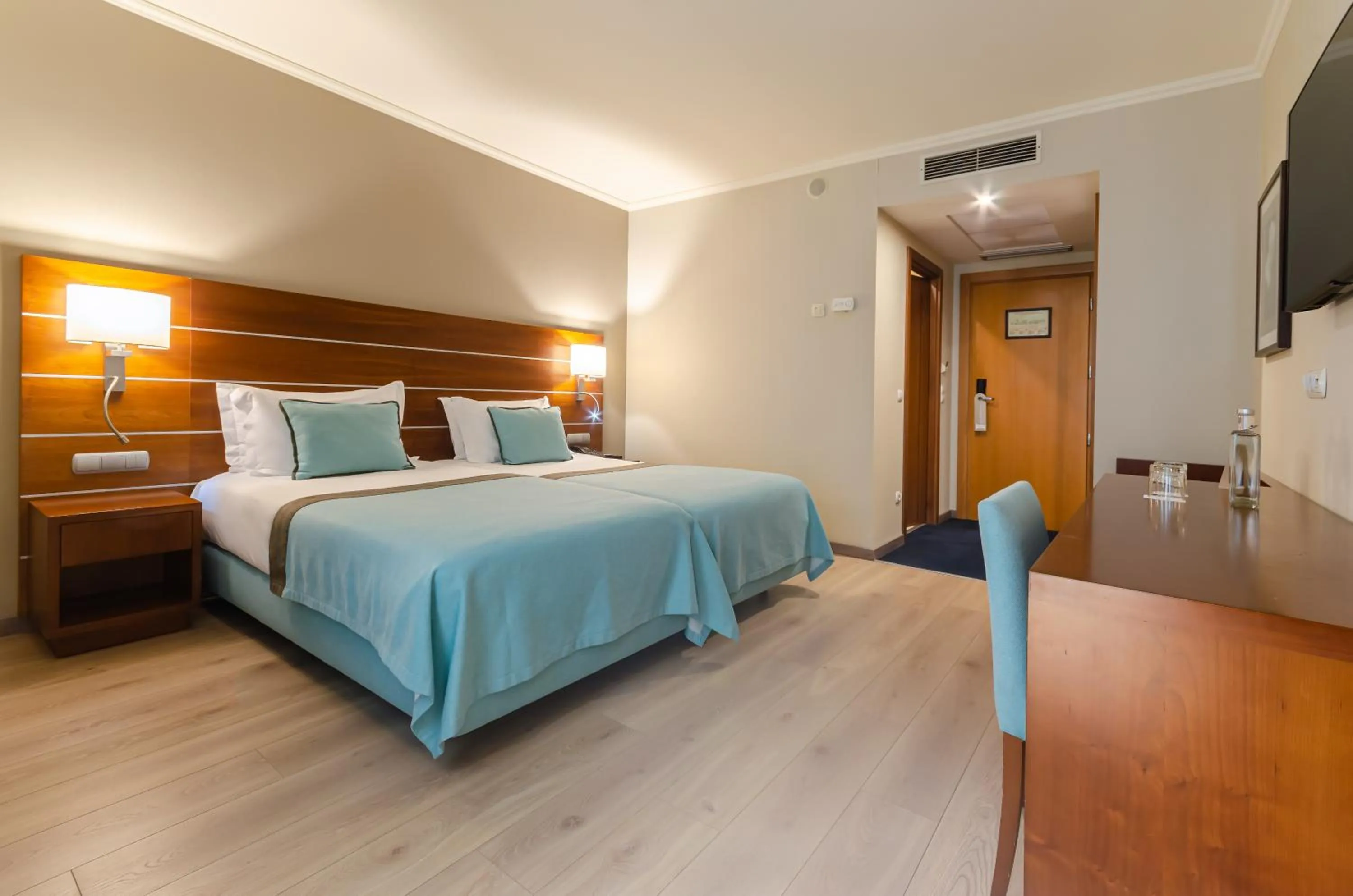 TV and multimedia, Bed in TURIM Europa Hotel