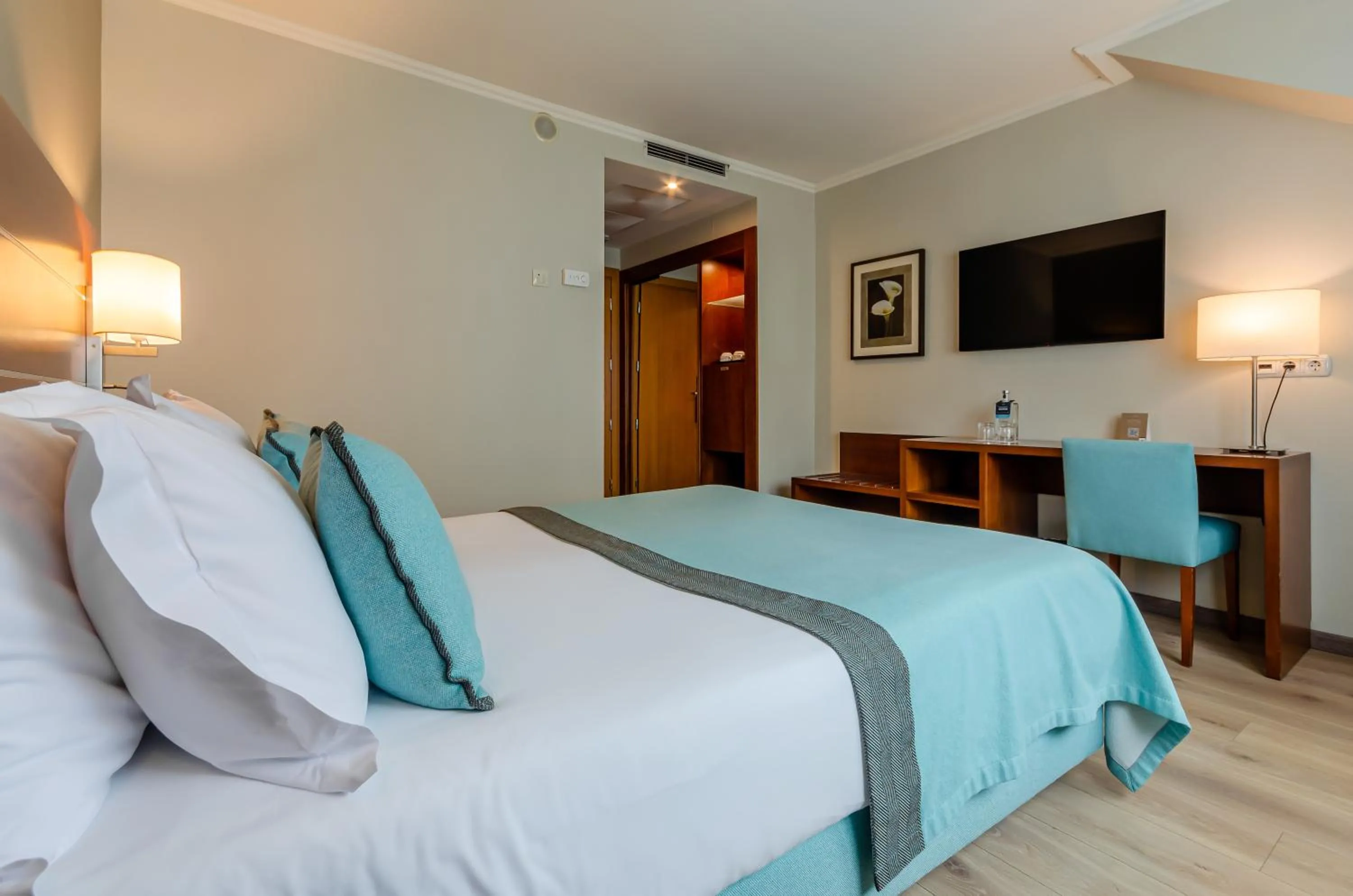 TV and multimedia, Bed in TURIM Europa Hotel