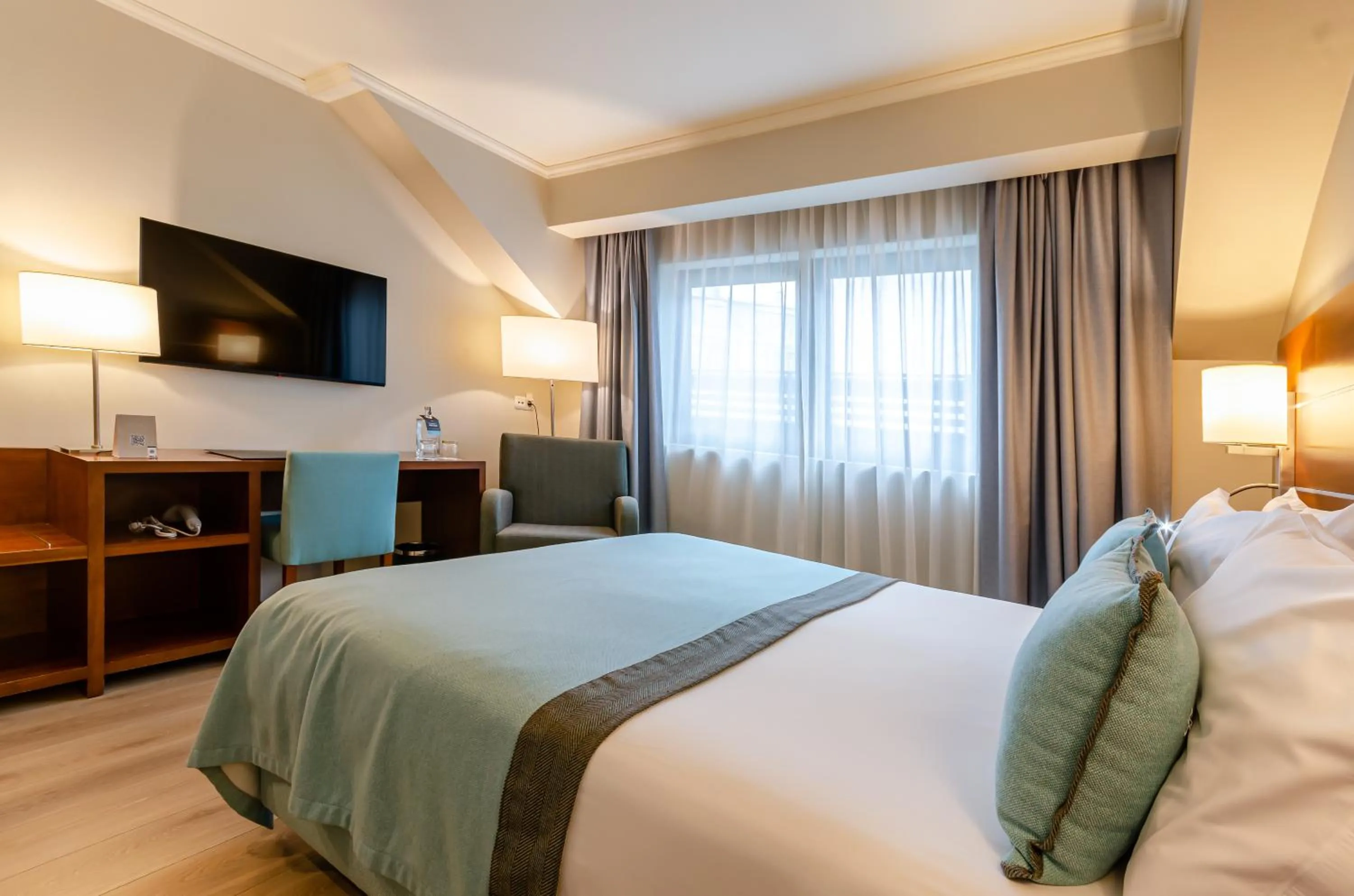 TV and multimedia, Bed in TURIM Europa Hotel