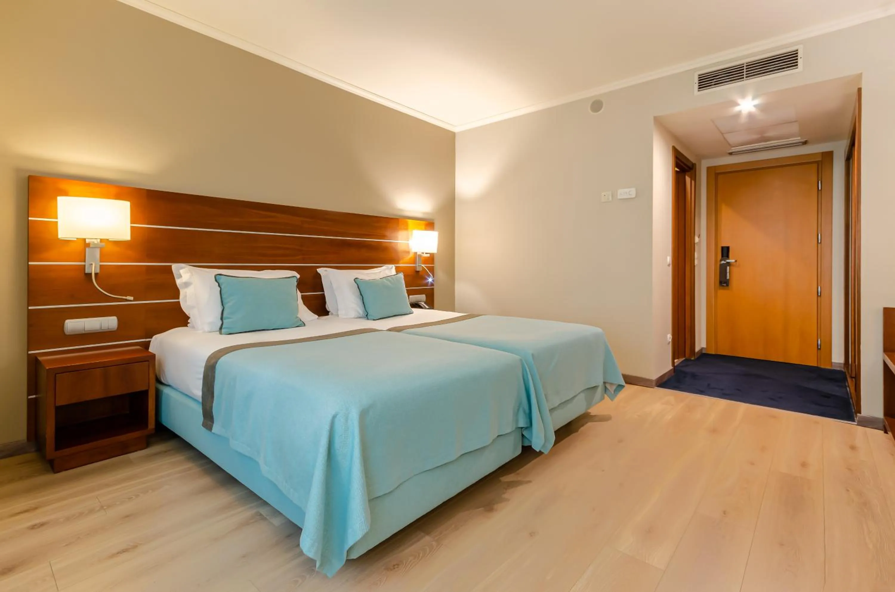 TV and multimedia, Bed in TURIM Europa Hotel