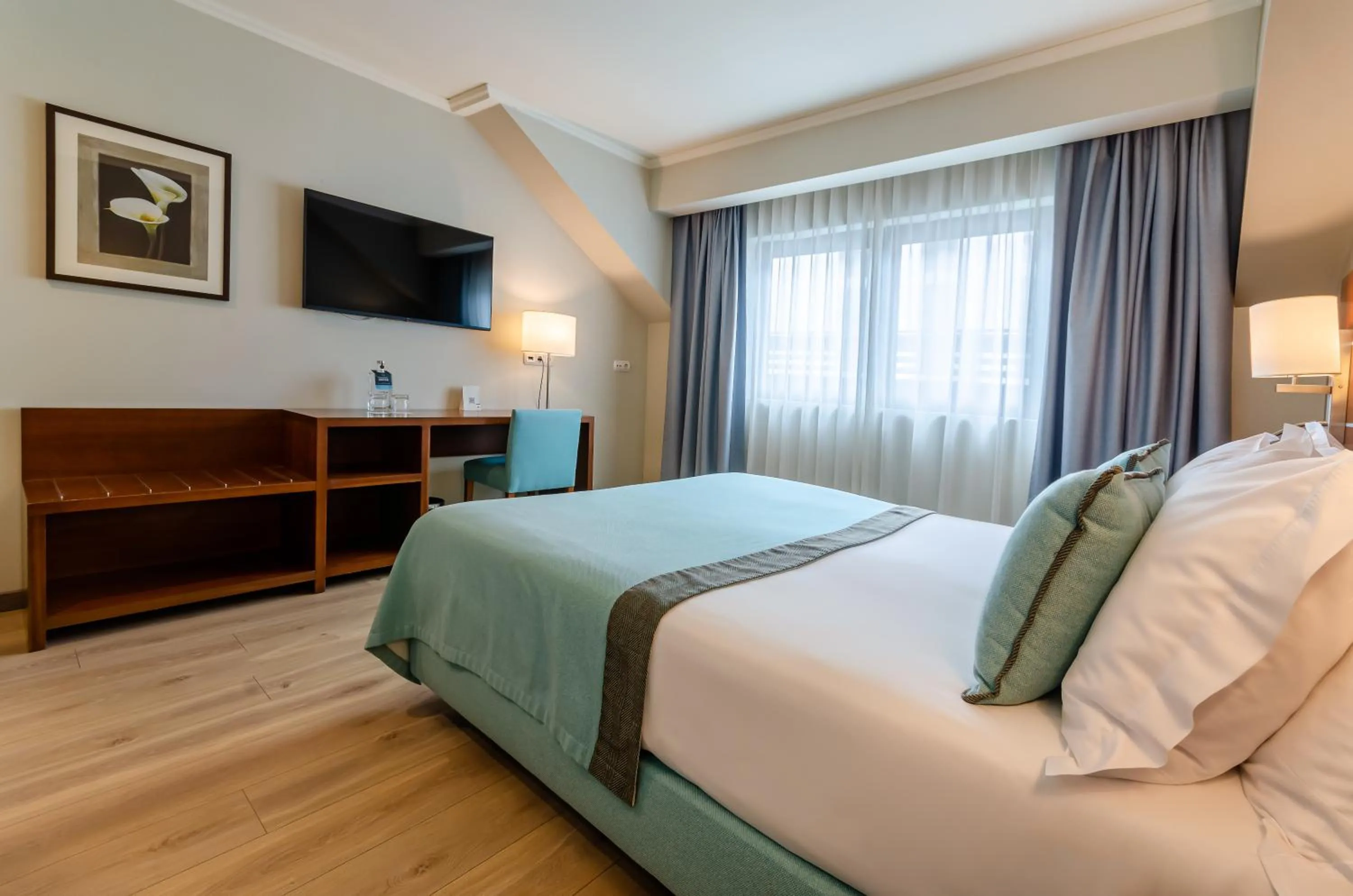 TV and multimedia, Bed in TURIM Europa Hotel