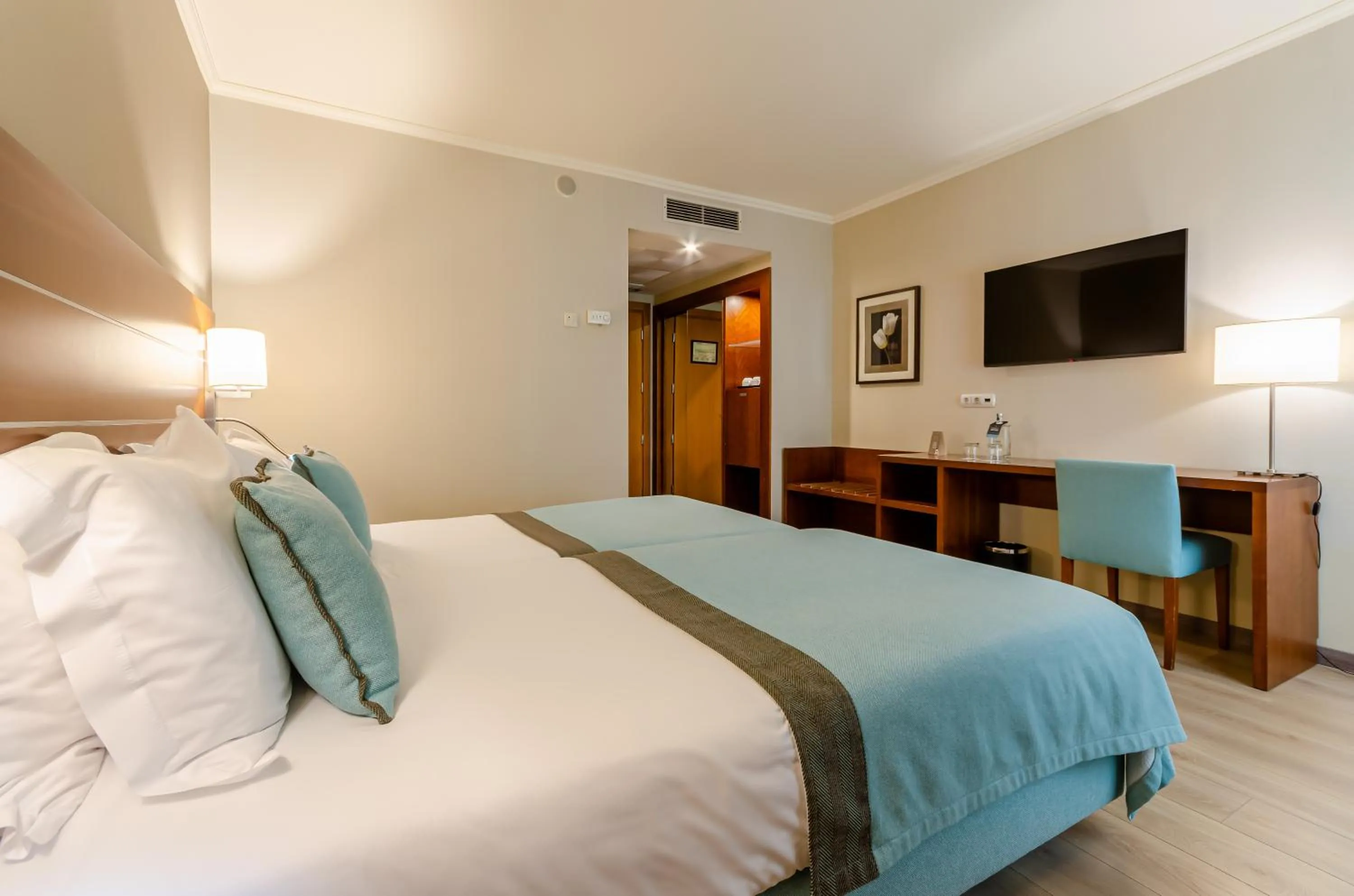 TV and multimedia, Bed in TURIM Europa Hotel