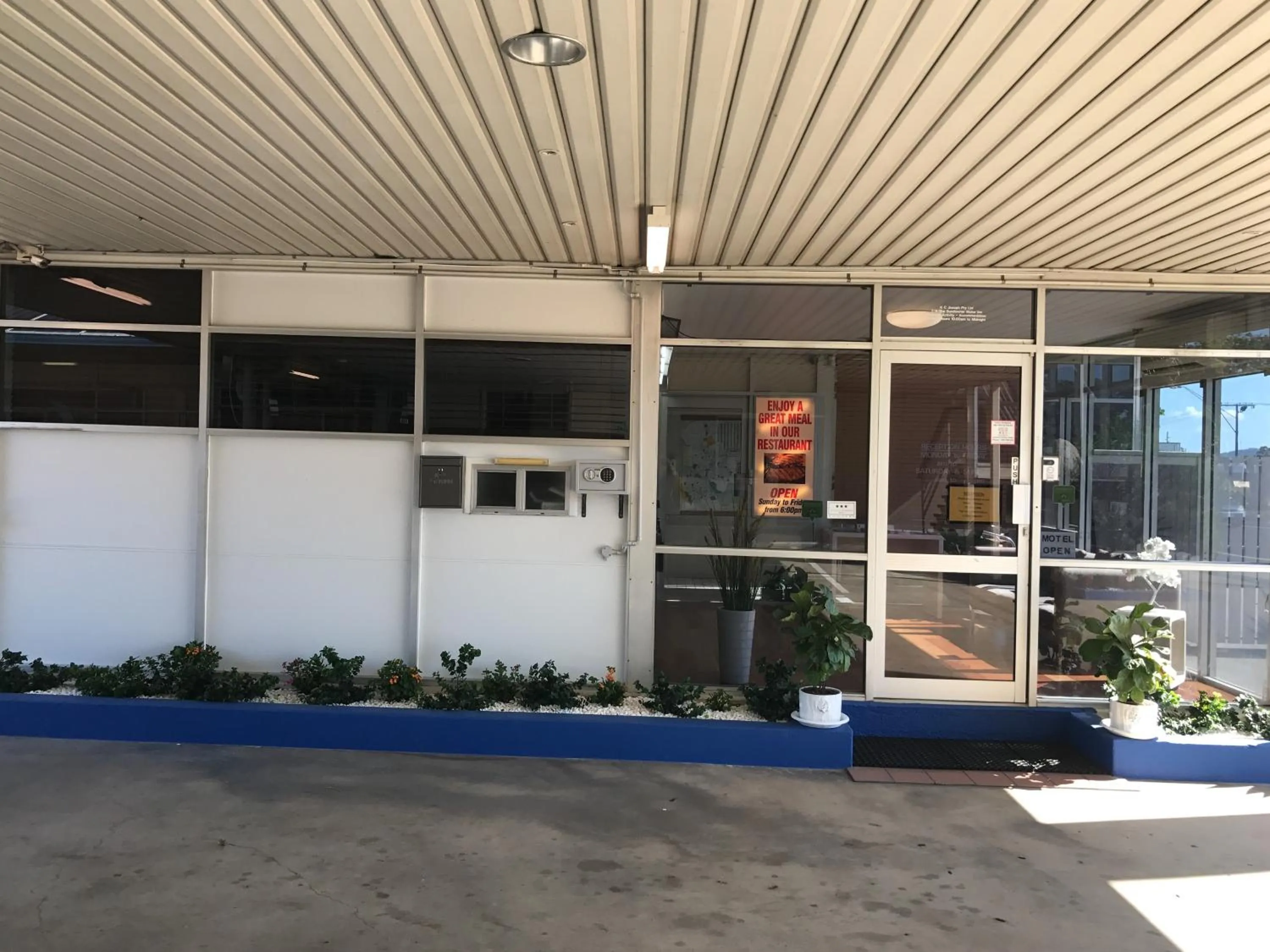 Property building in The Q Motel Rockhampton