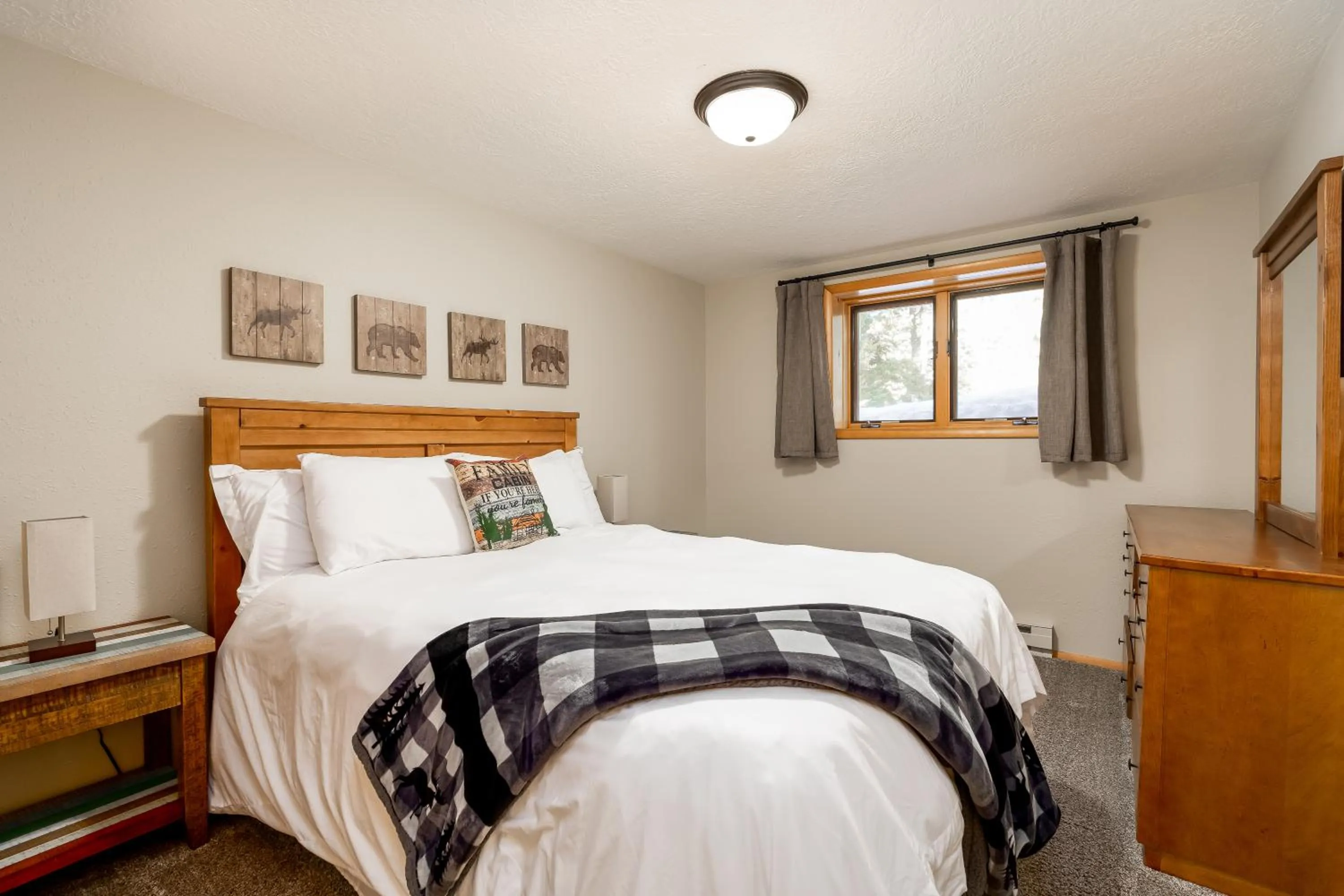 Bed in Shepherd Family Retreats- Moose