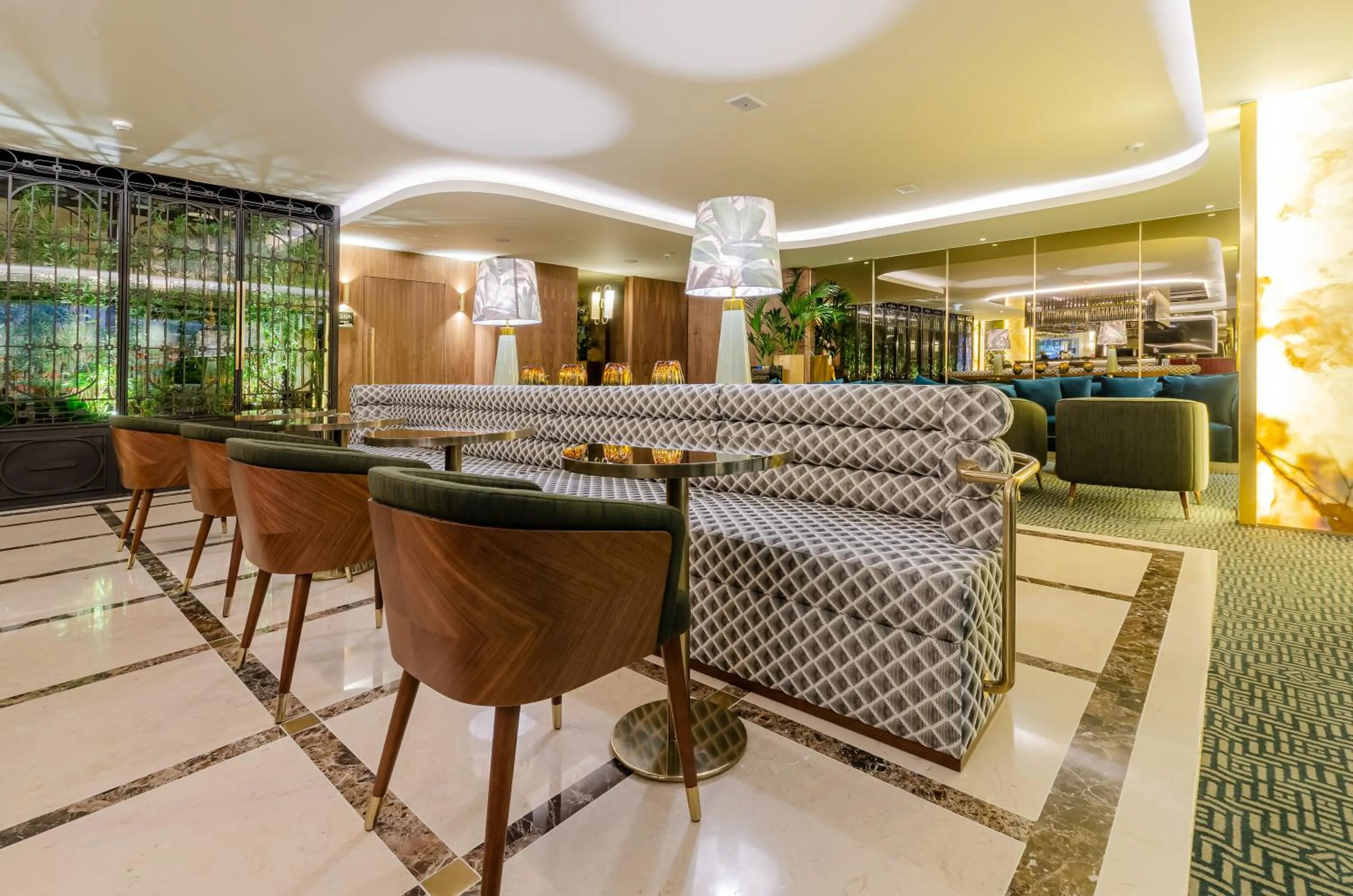 Lounge or bar in TURIM Lisboa Hotel