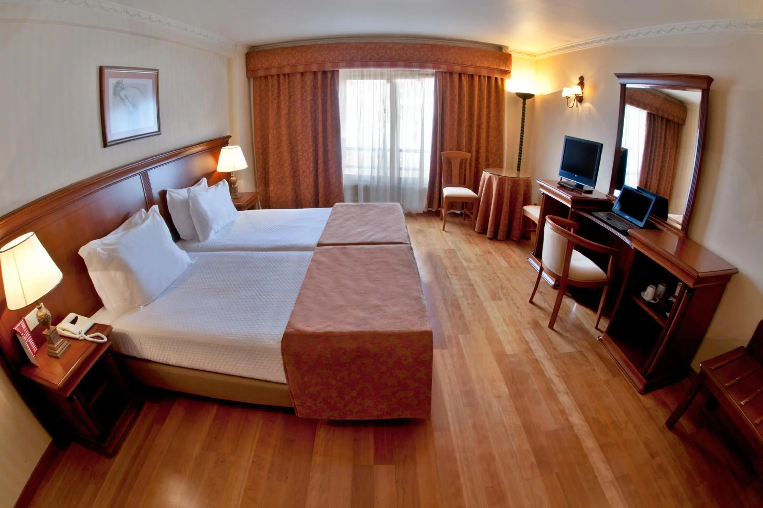 Twin Room in TURIM Lisboa Hotel