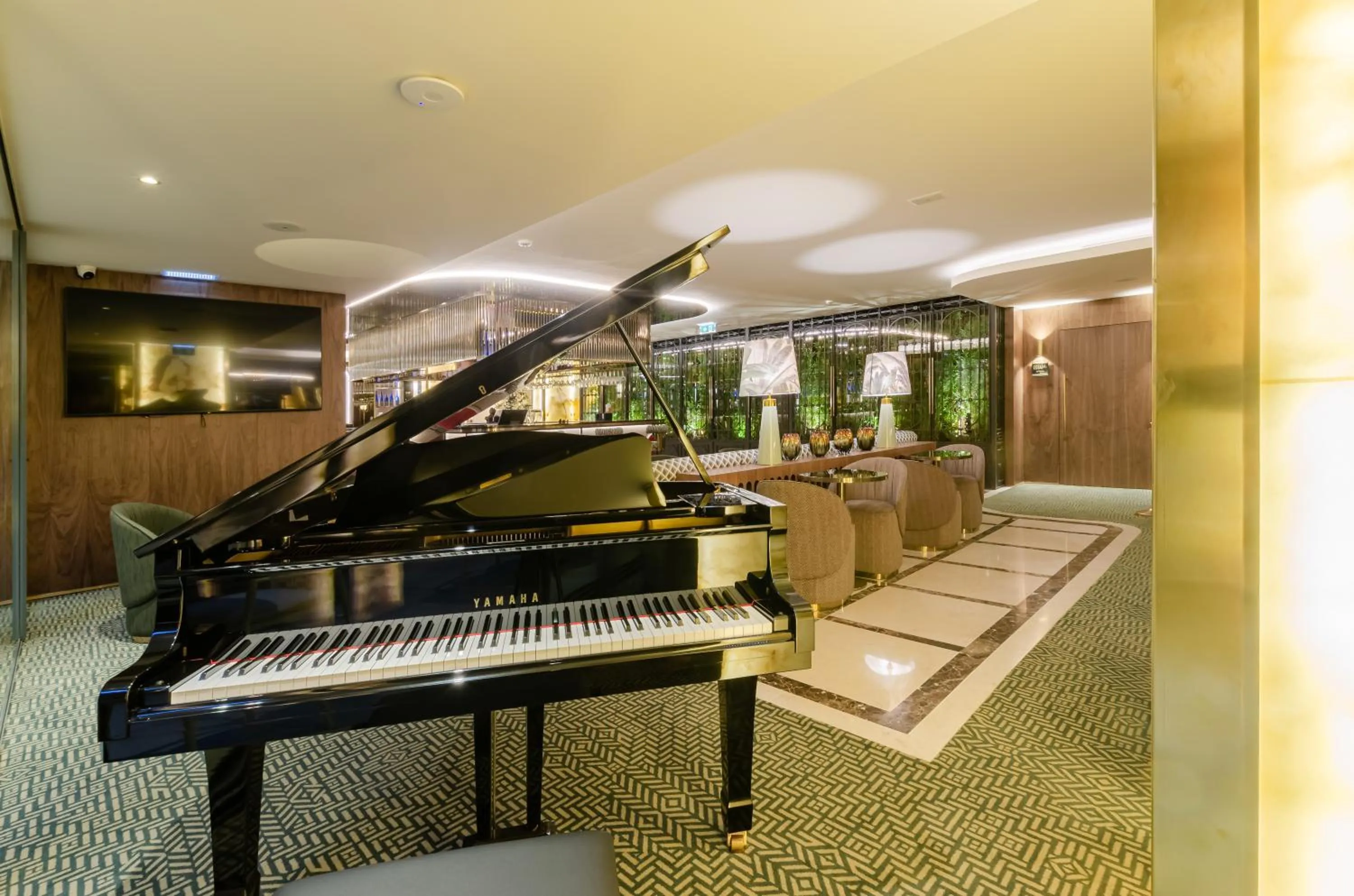 Lounge or bar in TURIM Lisboa Hotel