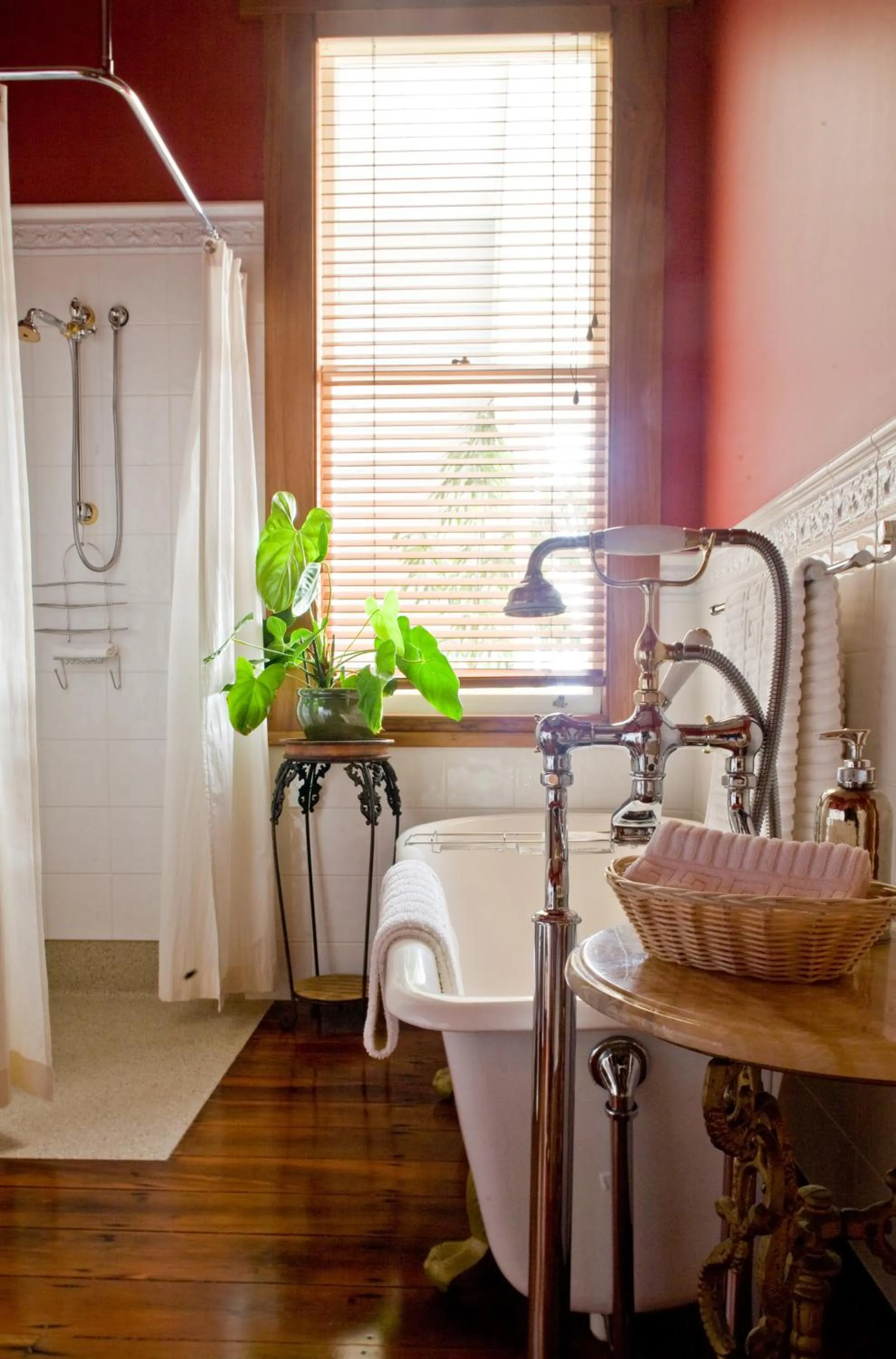 Day in McHardy Lodge