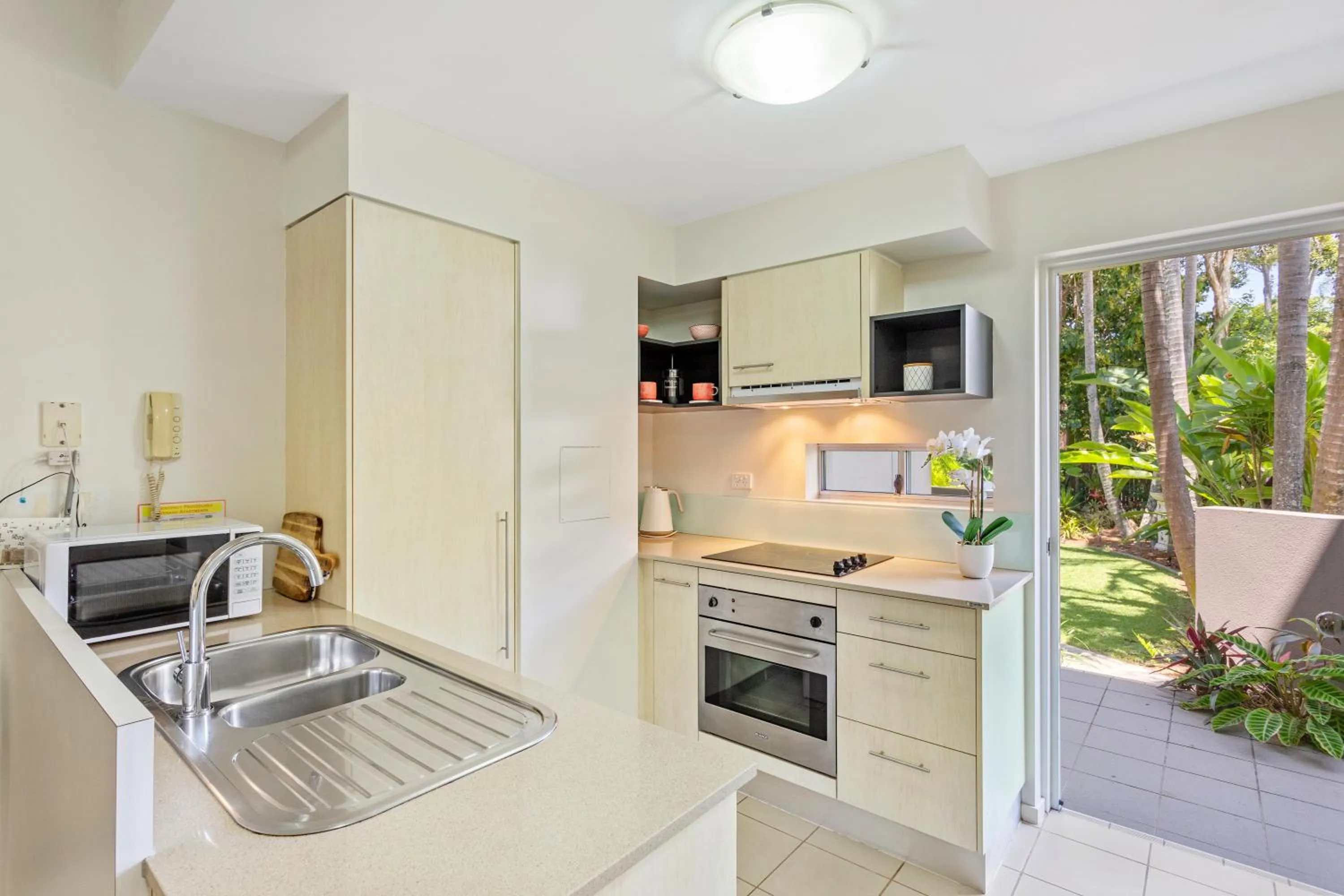 Kitchen or kitchenette in Verano Resort Noosa
