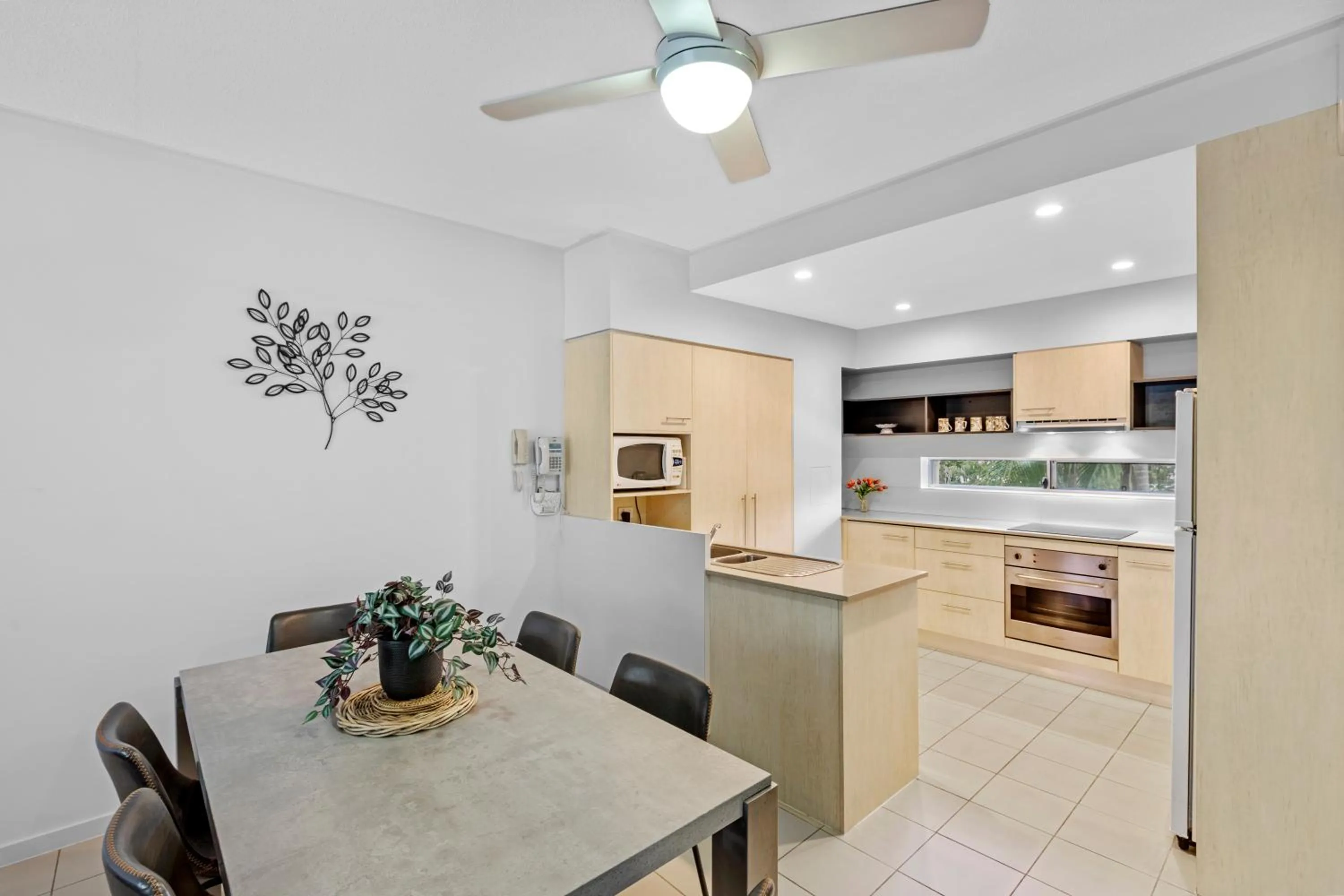 Kitchen or kitchenette in Verano Resort Noosa