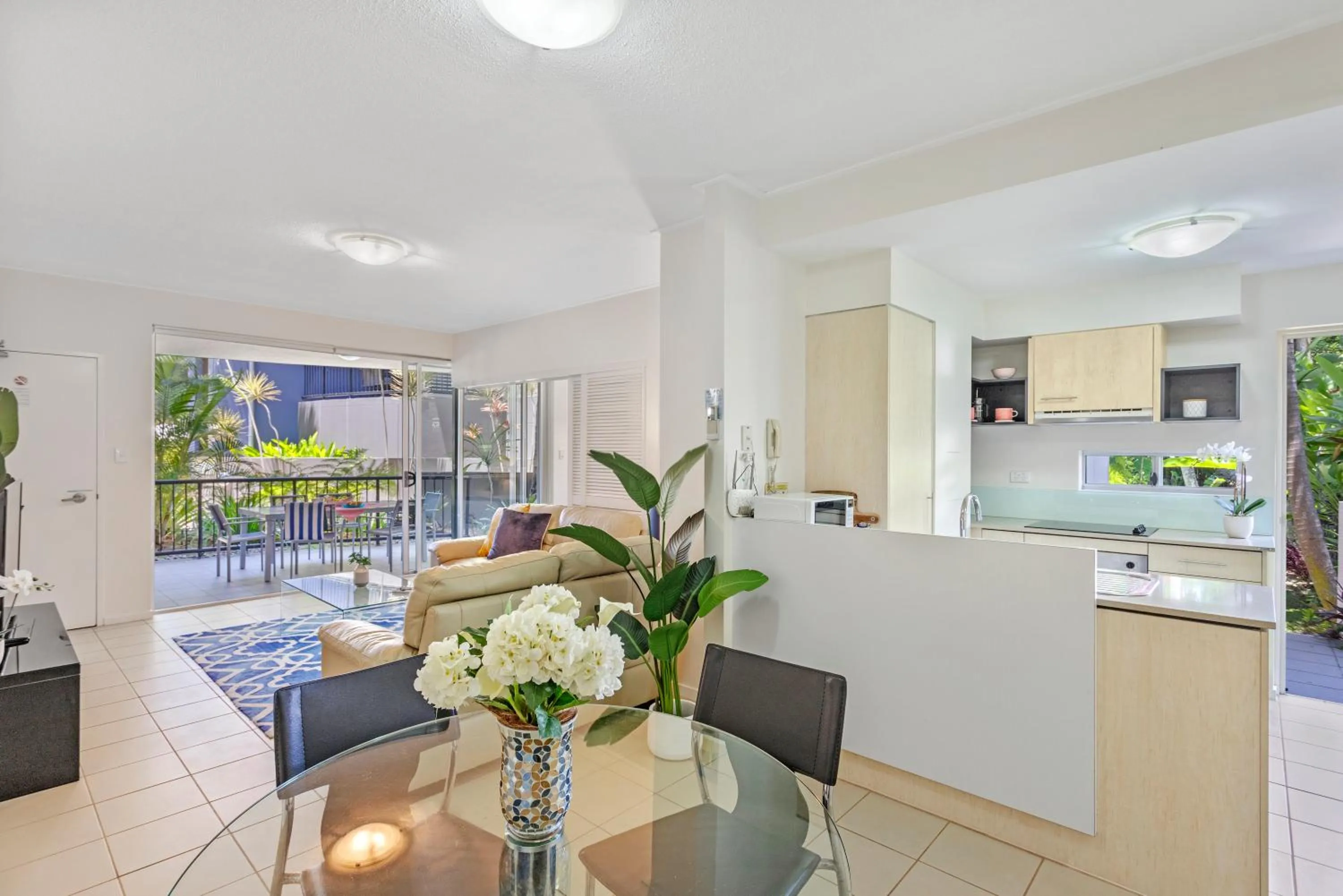 Kitchen or kitchenette in Verano Resort Noosa