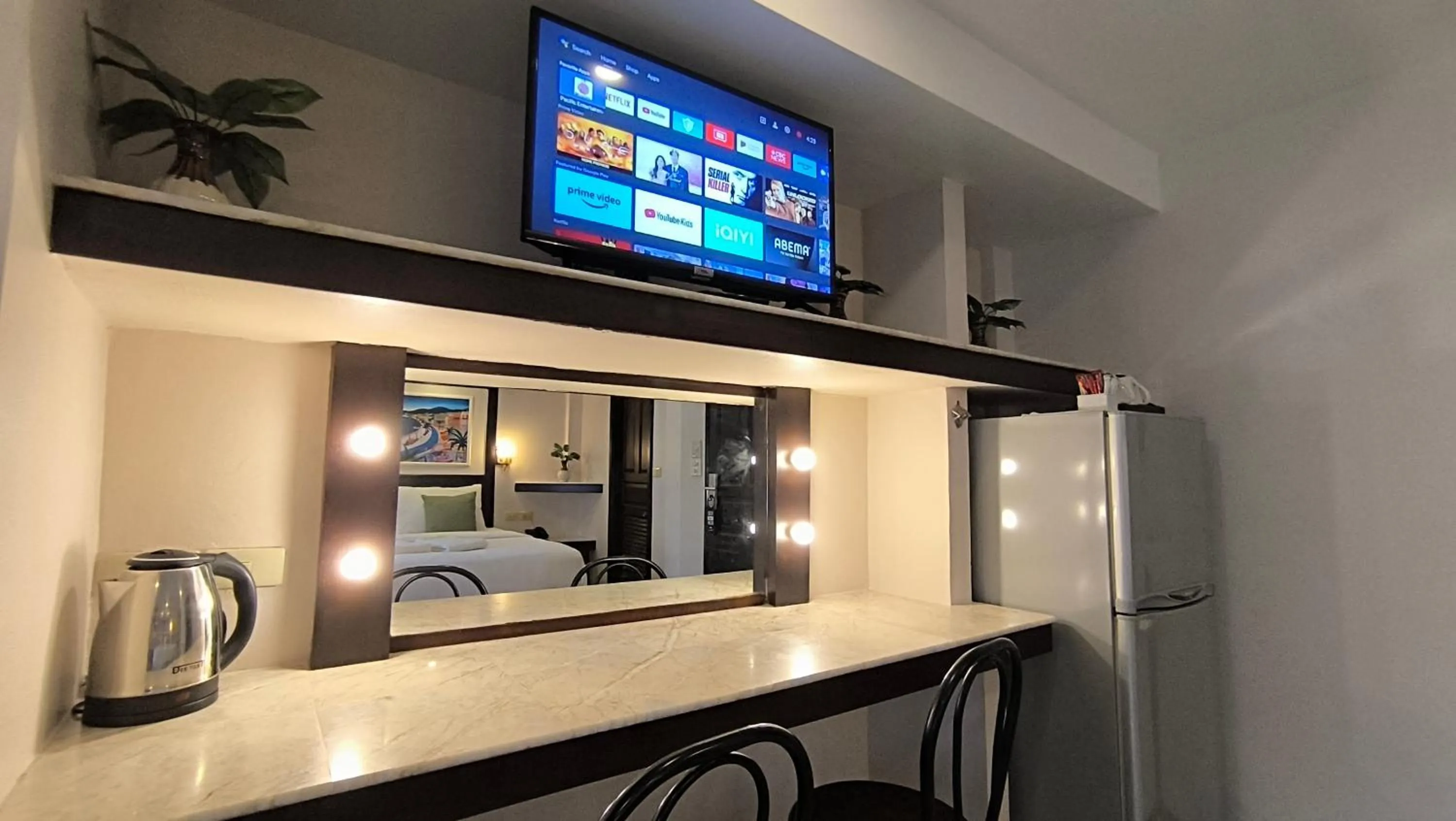 TV and multimedia, Bed in Paradise Inn