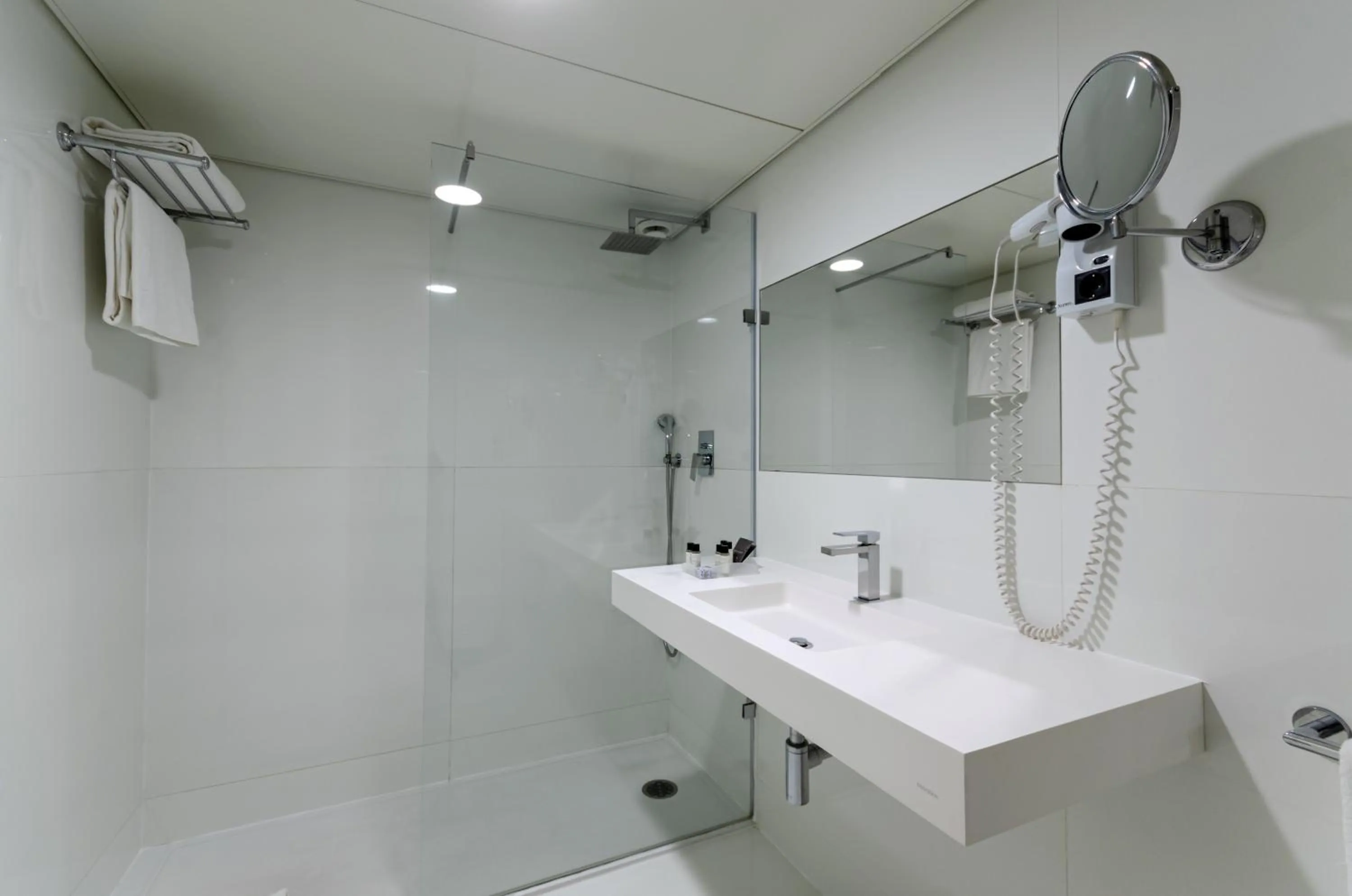 Bathroom in Olissippo Marquês de Sá