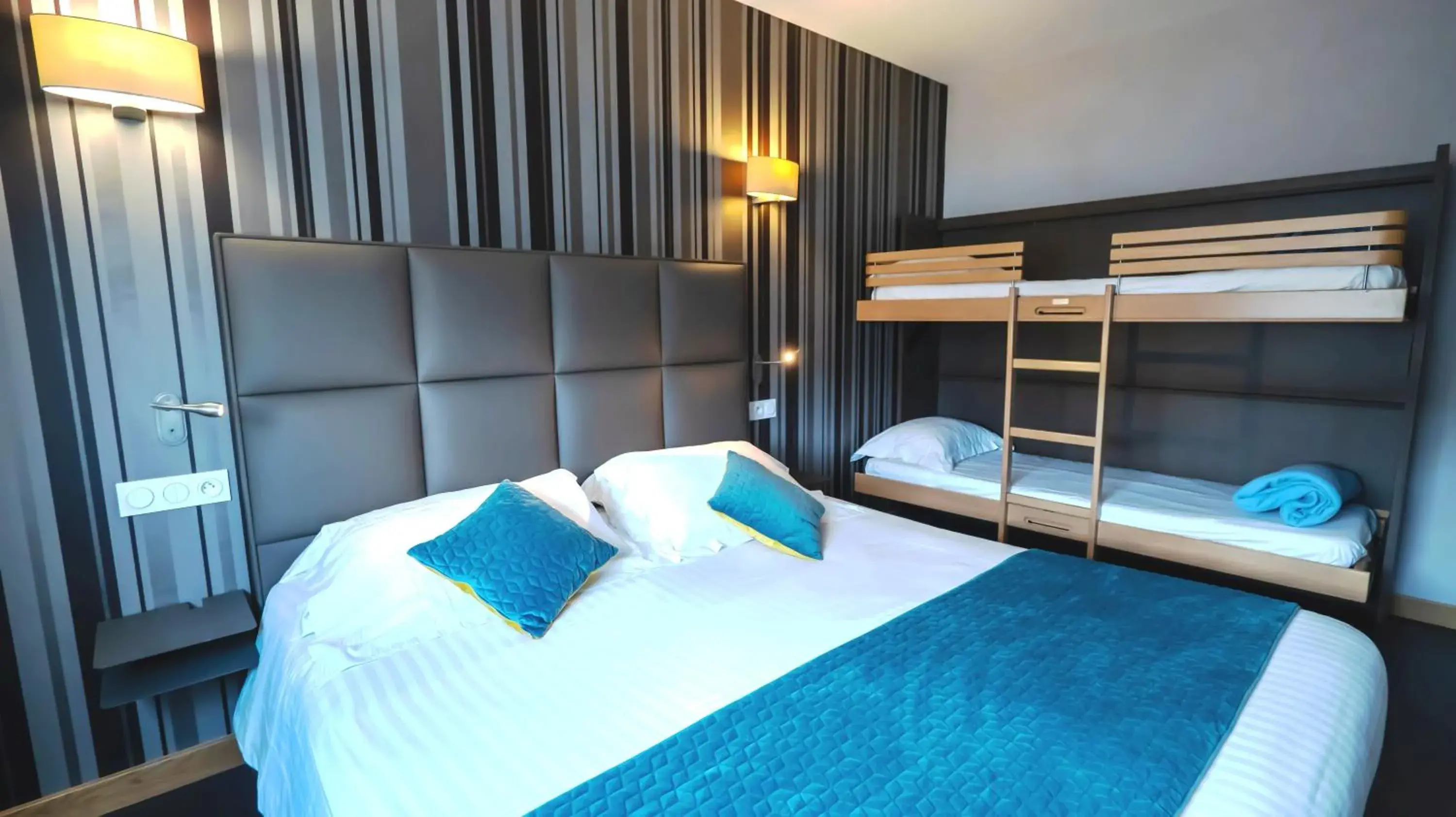 Prestige Room 1 to 4 people in Hôtel d'Orléans Prestige Room 1 to 4 people in Hôtel d'Orléans