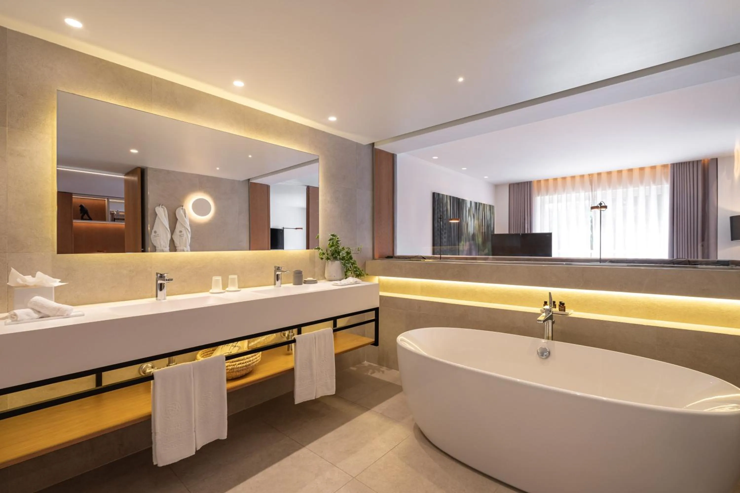 Hot Tub in Onyria Quinta da Marinha Hotel