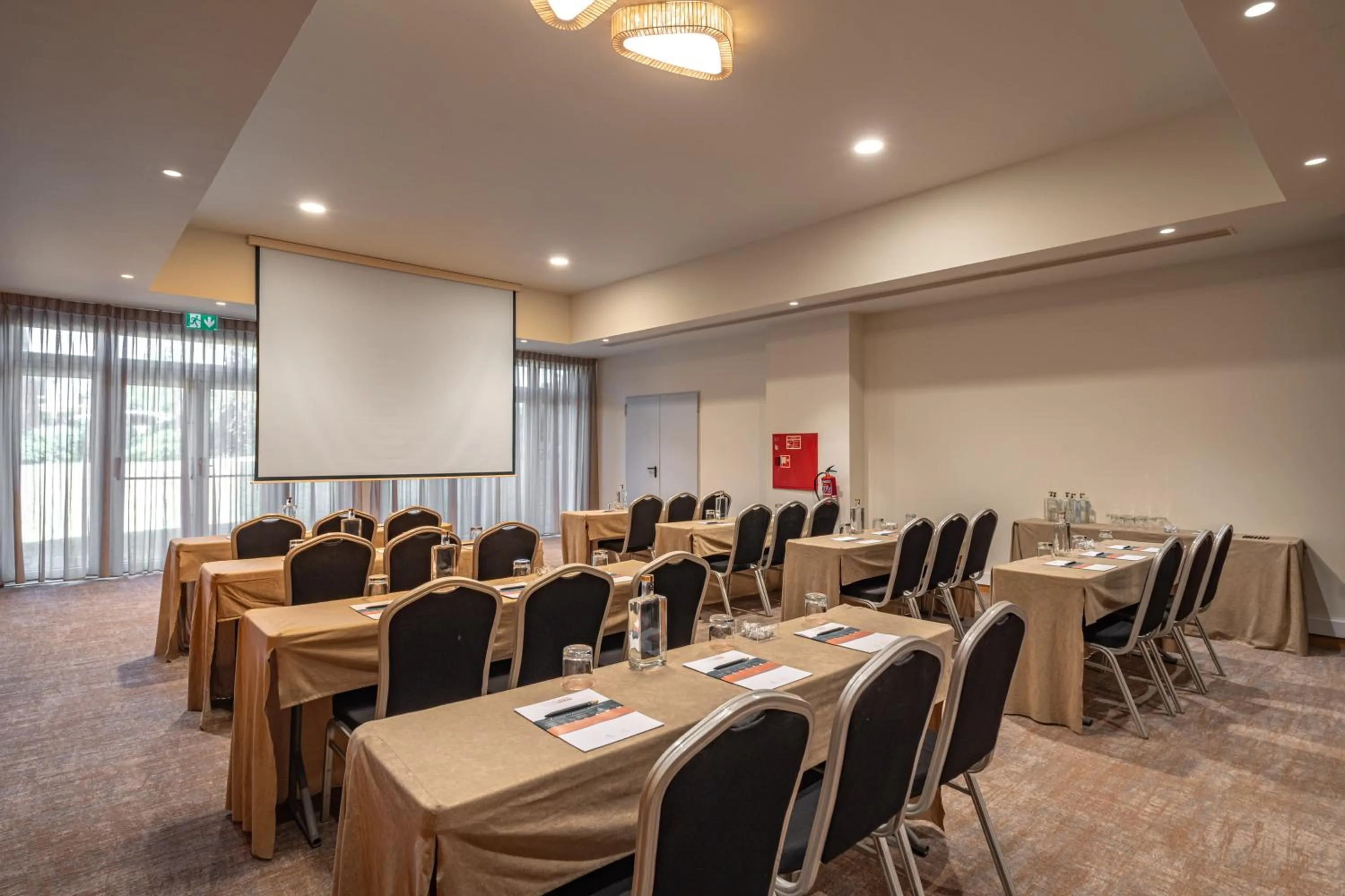 Seating area in Onyria Quinta da Marinha Hotel