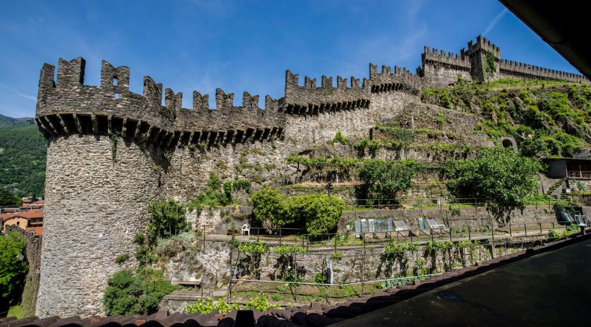 Garden in Ostello Montebello - Bellinzona Youth Hostel