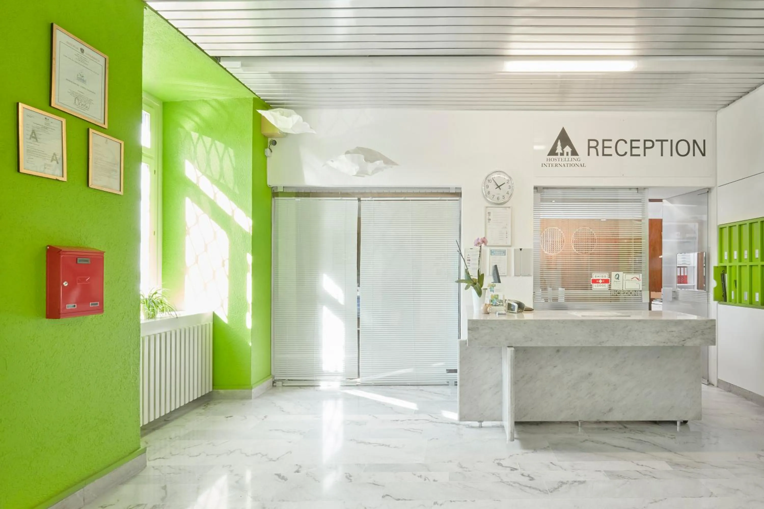 Lobby or reception in Ostello Montebello - Bellinzona Youth Hostel