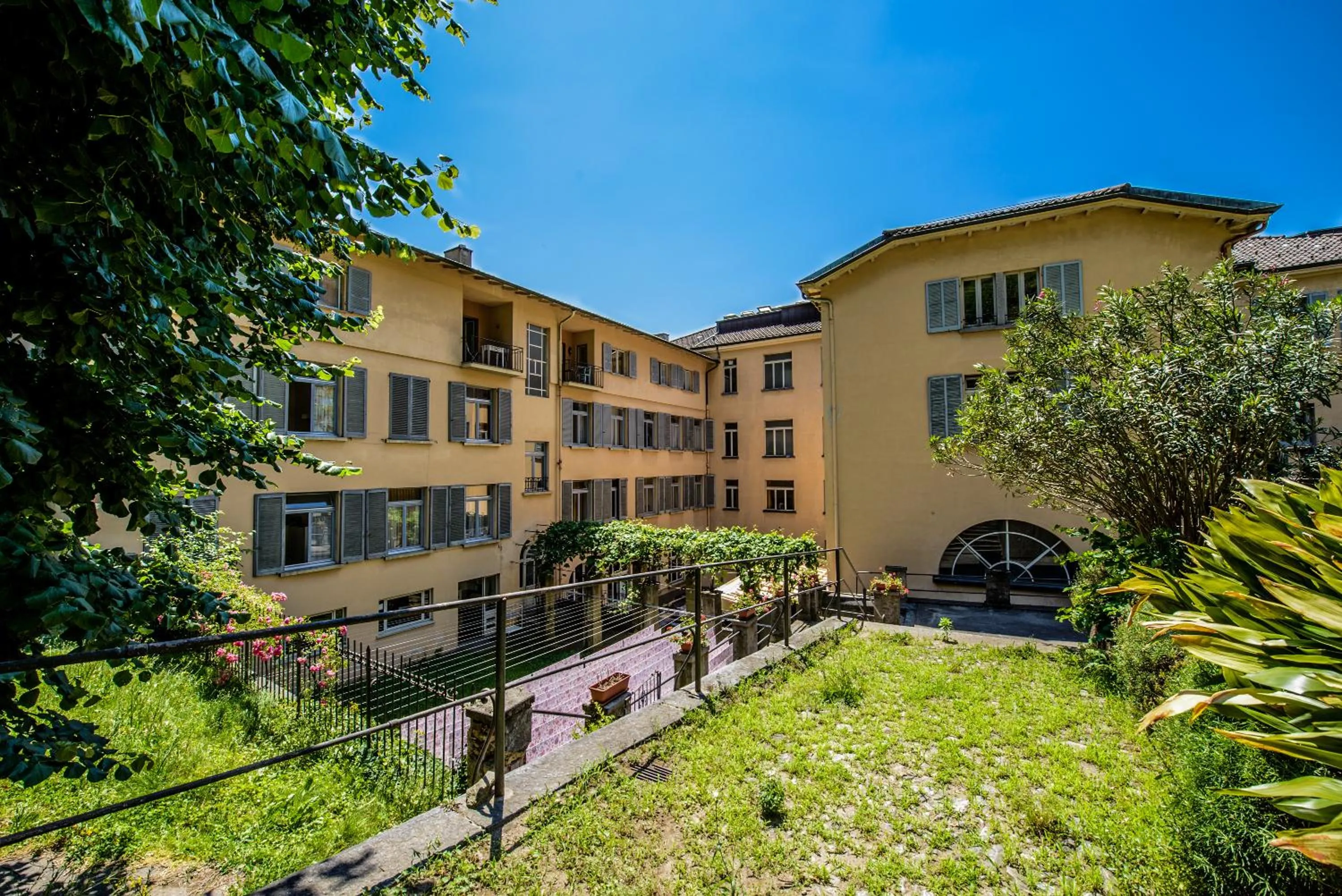 Garden in Ostello Montebello - Bellinzona Youth Hostel