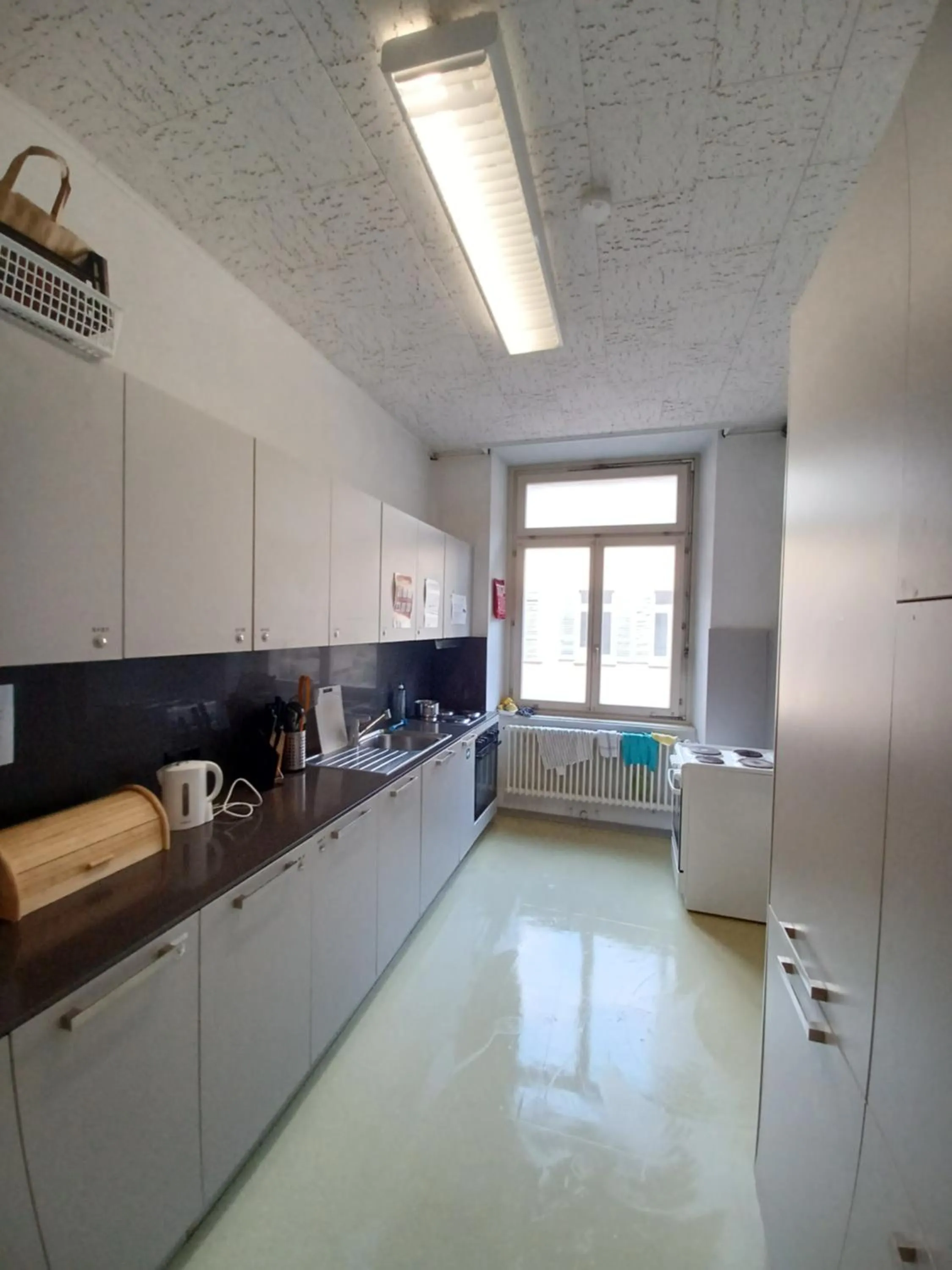 kitchen in Ostello Montebello - Bellinzona Youth Hostel