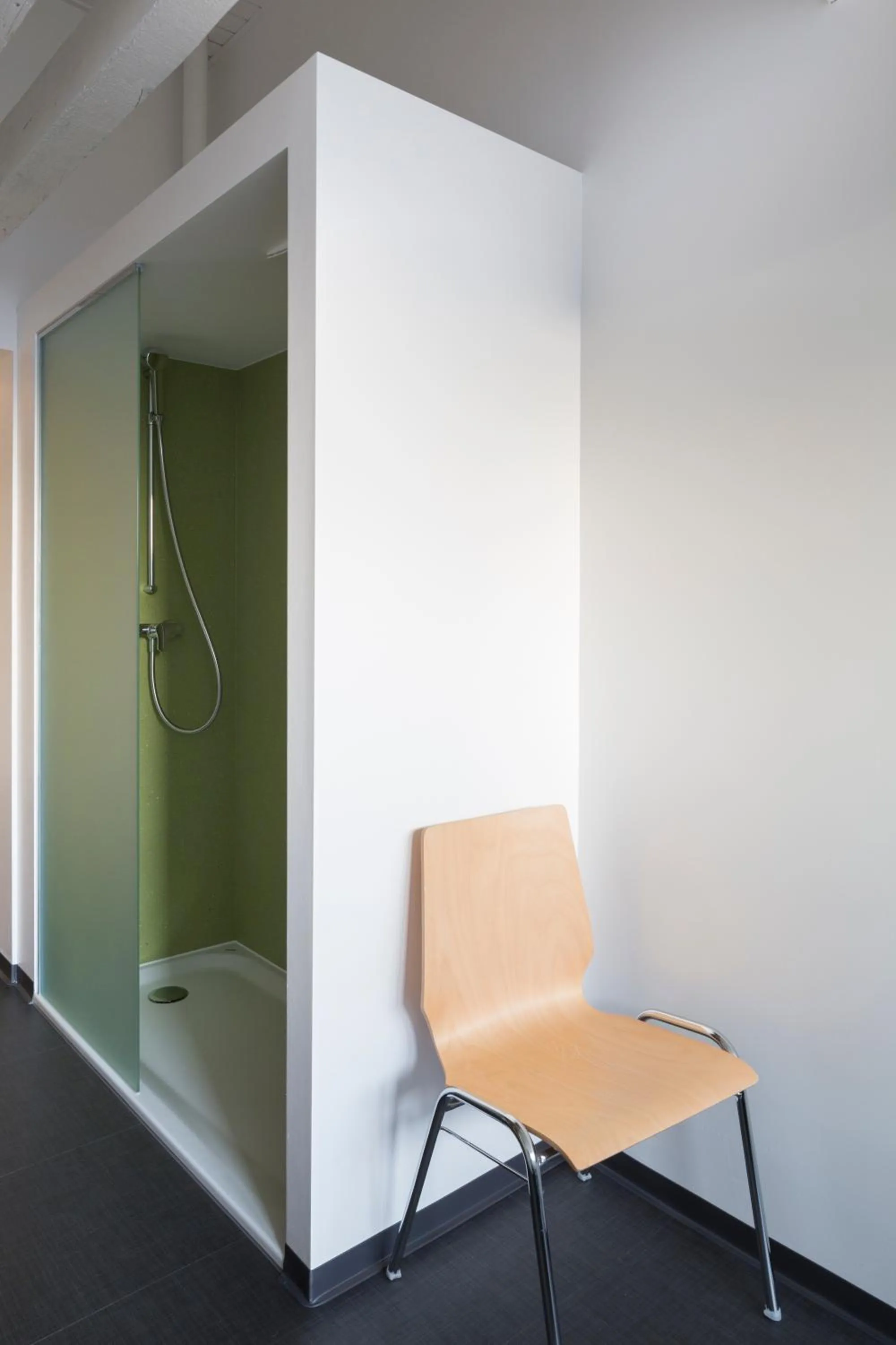 Bathroom in Ostello Montebello - Bellinzona Youth Hostel